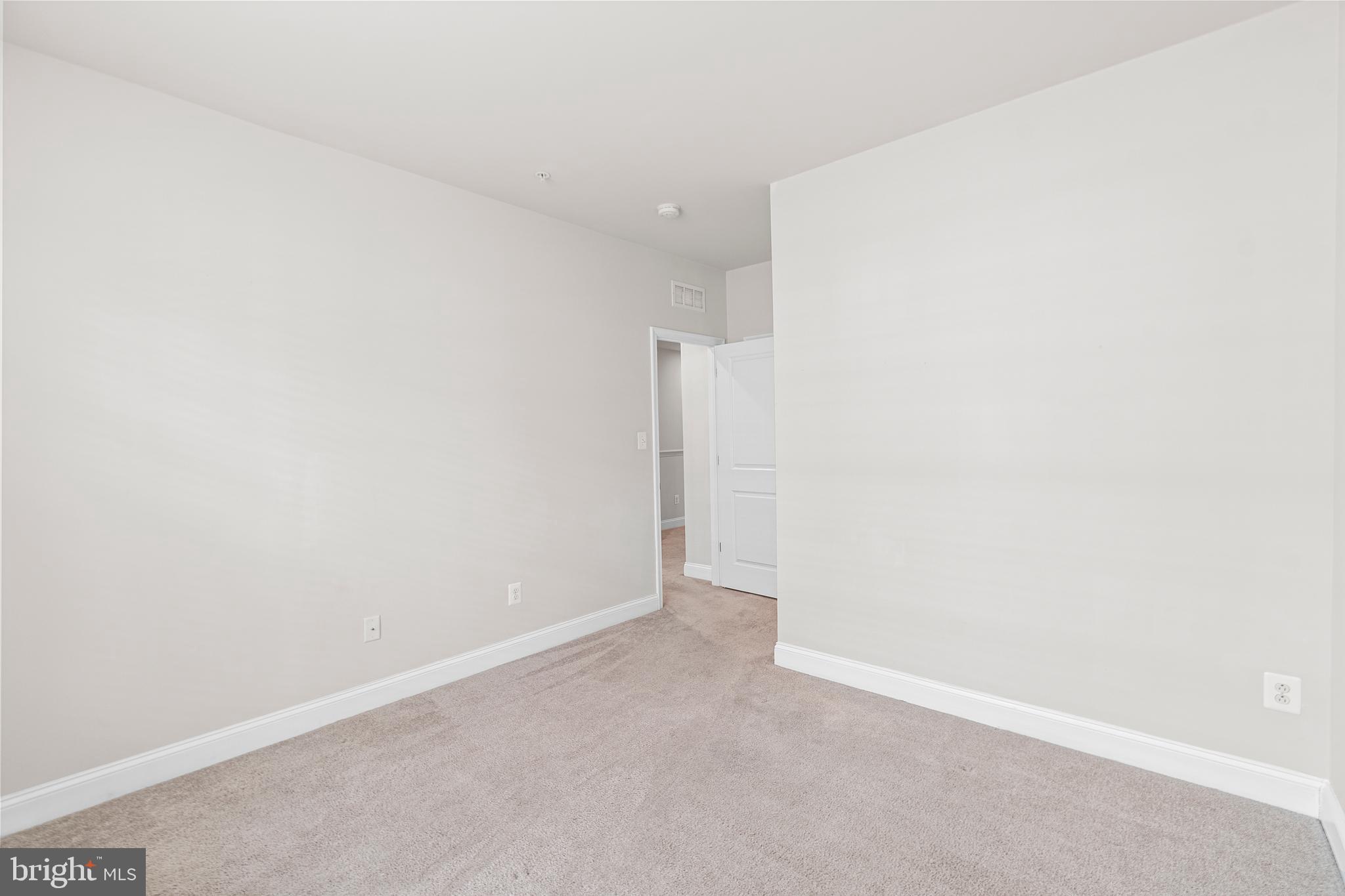 OXFORD SQUARE - Residential