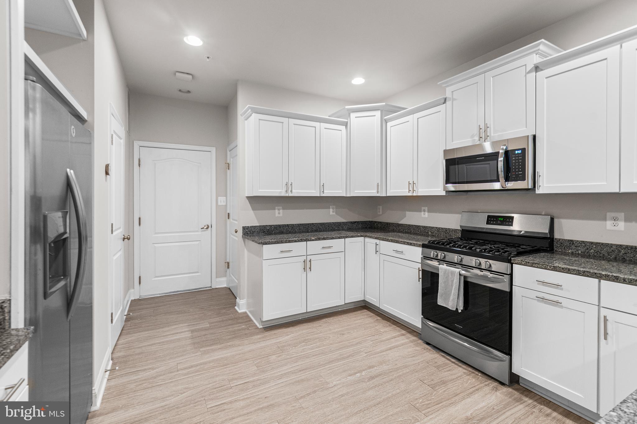 OXFORD SQUARE - Residential