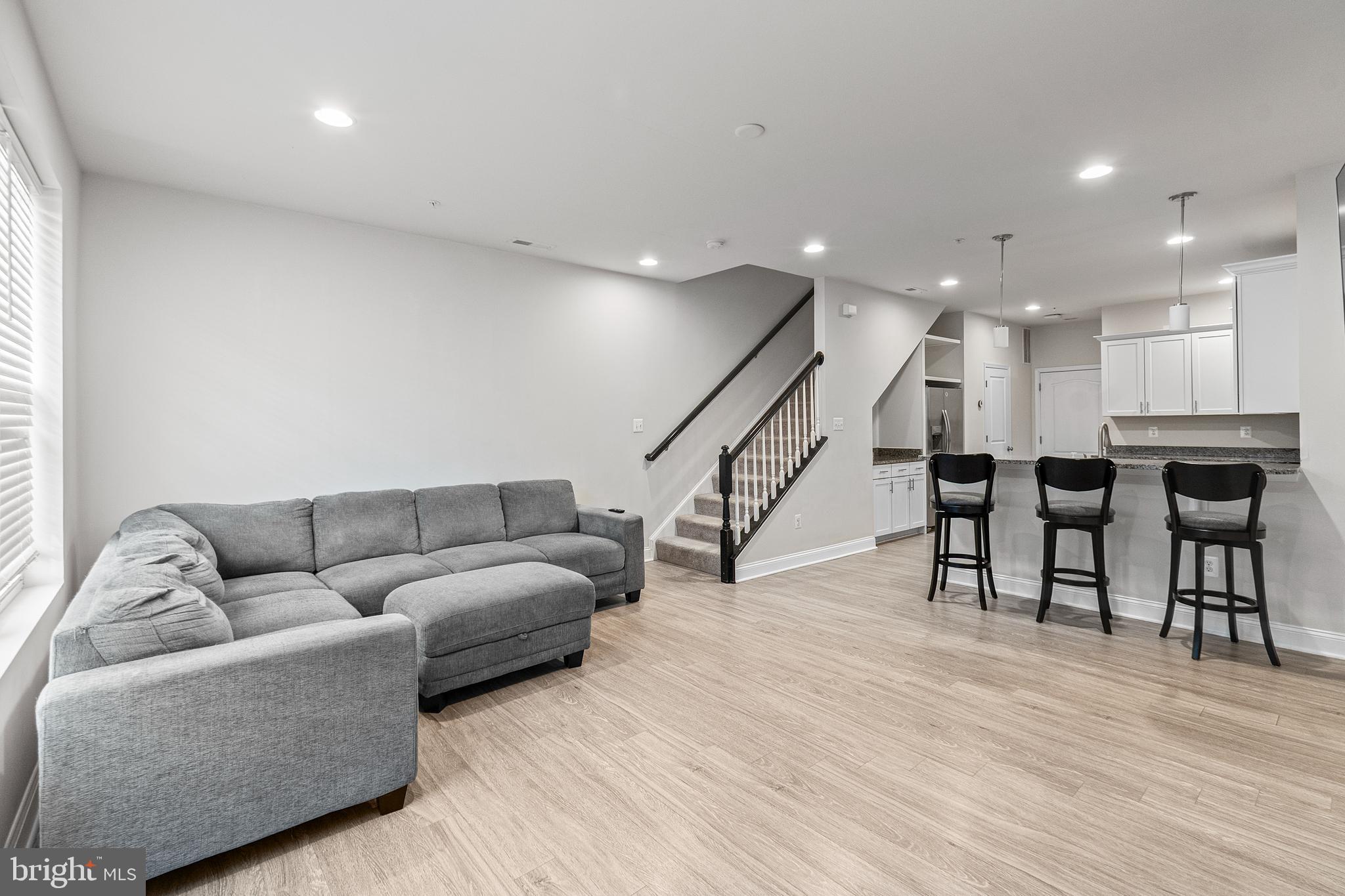 7537 CROWLEY STREET B