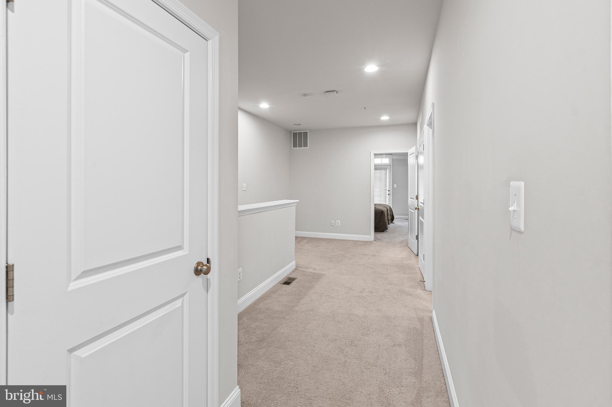 OXFORD SQUARE - Residential