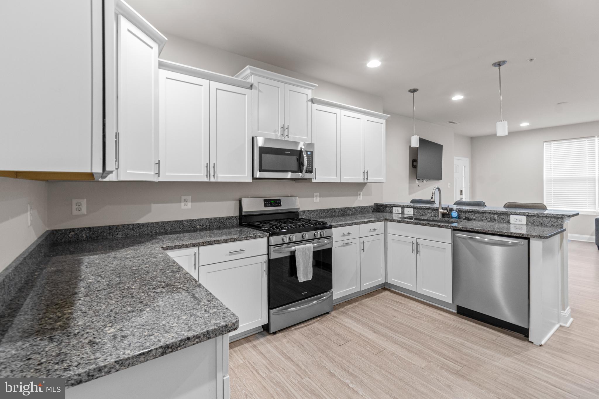 OXFORD SQUARE - Residential