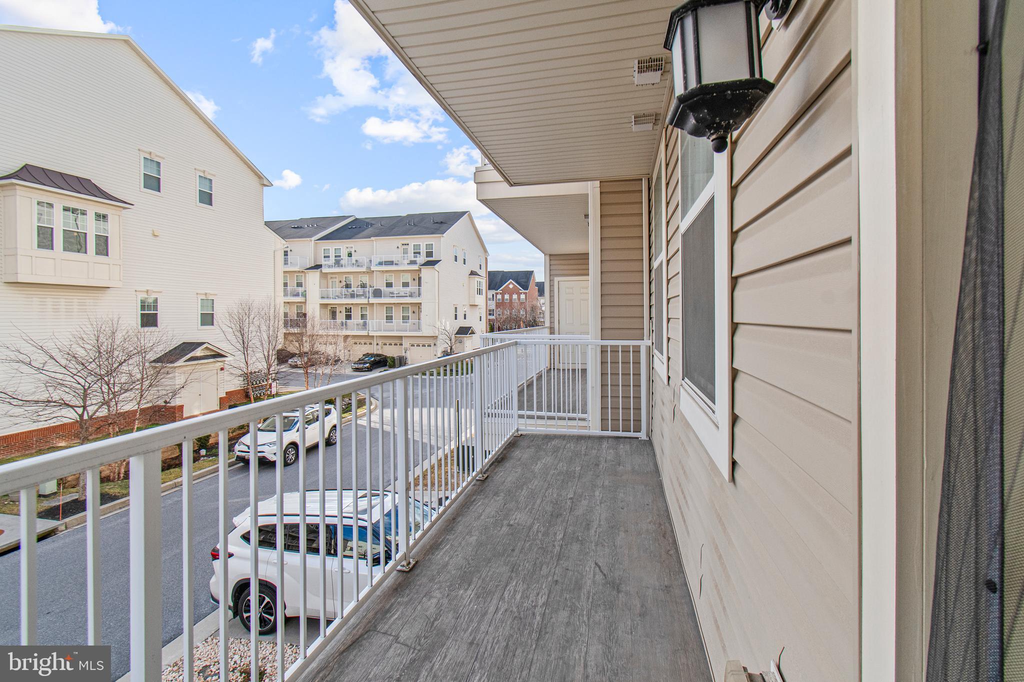 OXFORD SQUARE - Residential