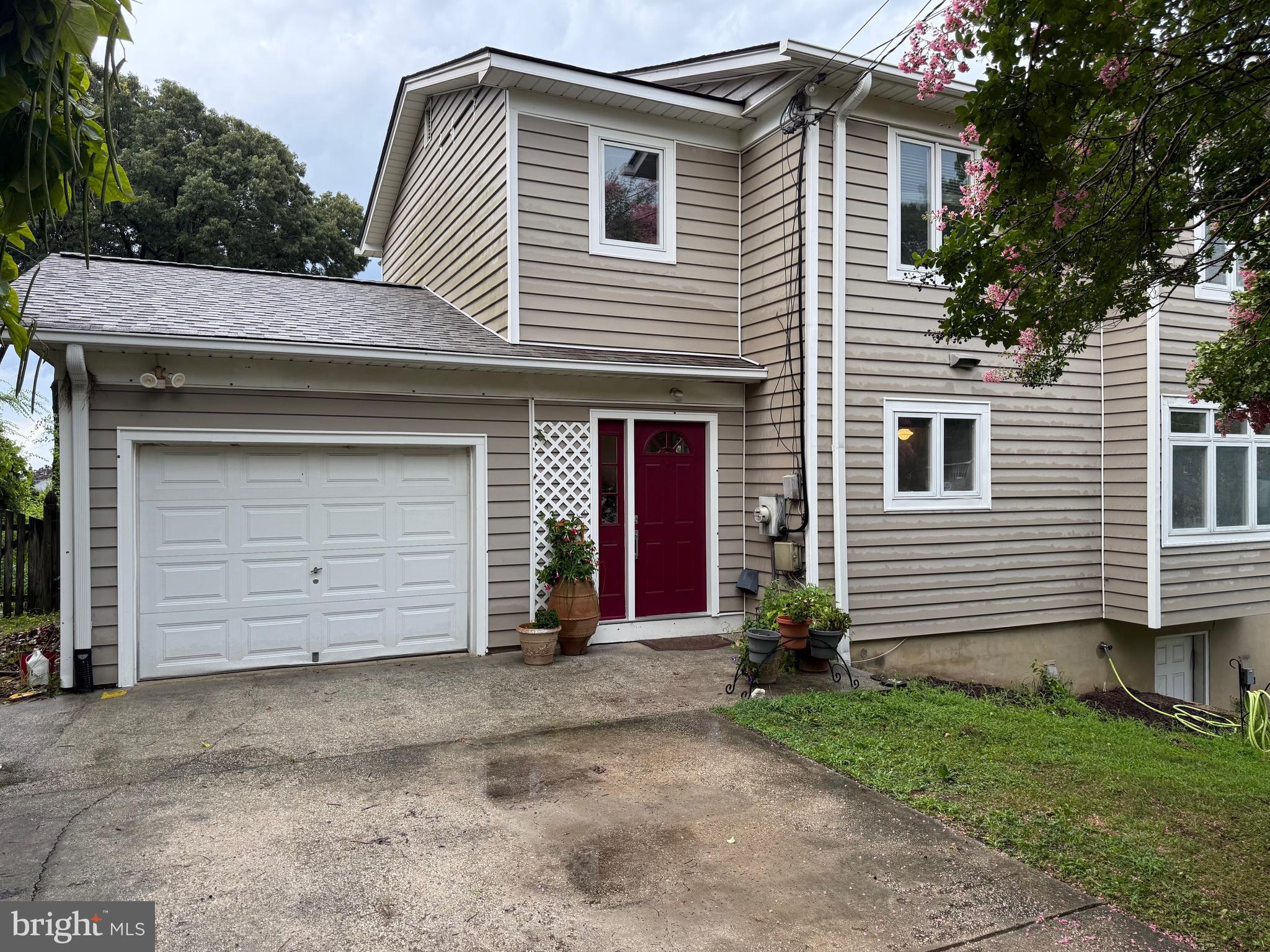 1100 BROADVIEW DRIVE