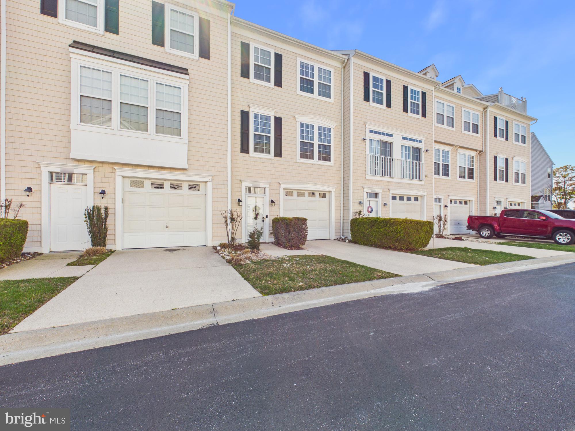 FAIRFIELD AT LONG NECK - Residential