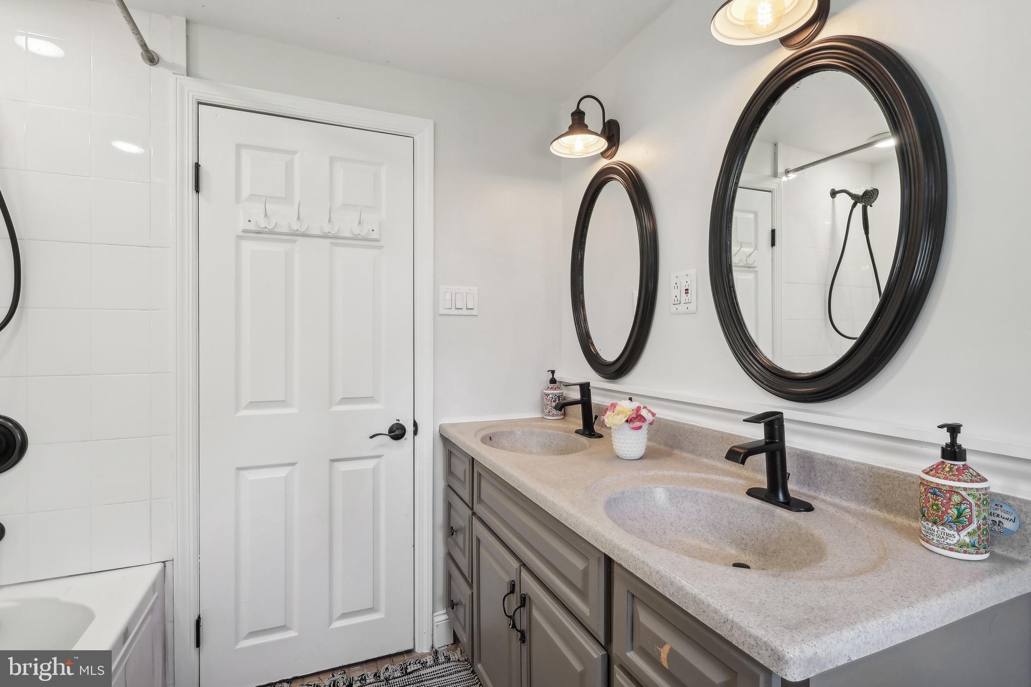 SPRING MILL FARMS - Residential