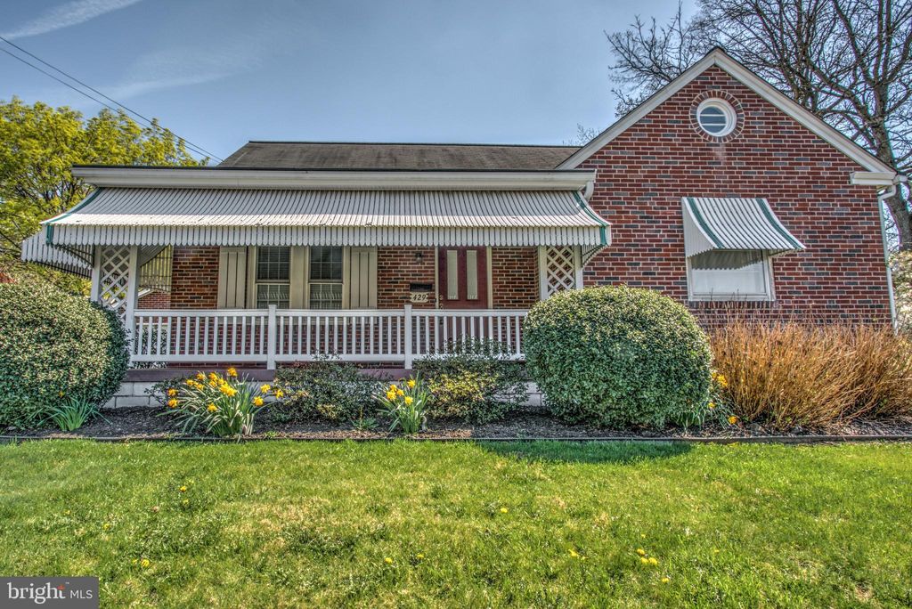 Photo of 429 WASHINGTON AVE, EPHRATA, PA 17522 (MLS # PALA2034290)