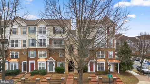 Photo of 204 - D Fallsgrove Boulevard #20, ROCKVILLE, MD 20850 (MLS # MDMC2224756)