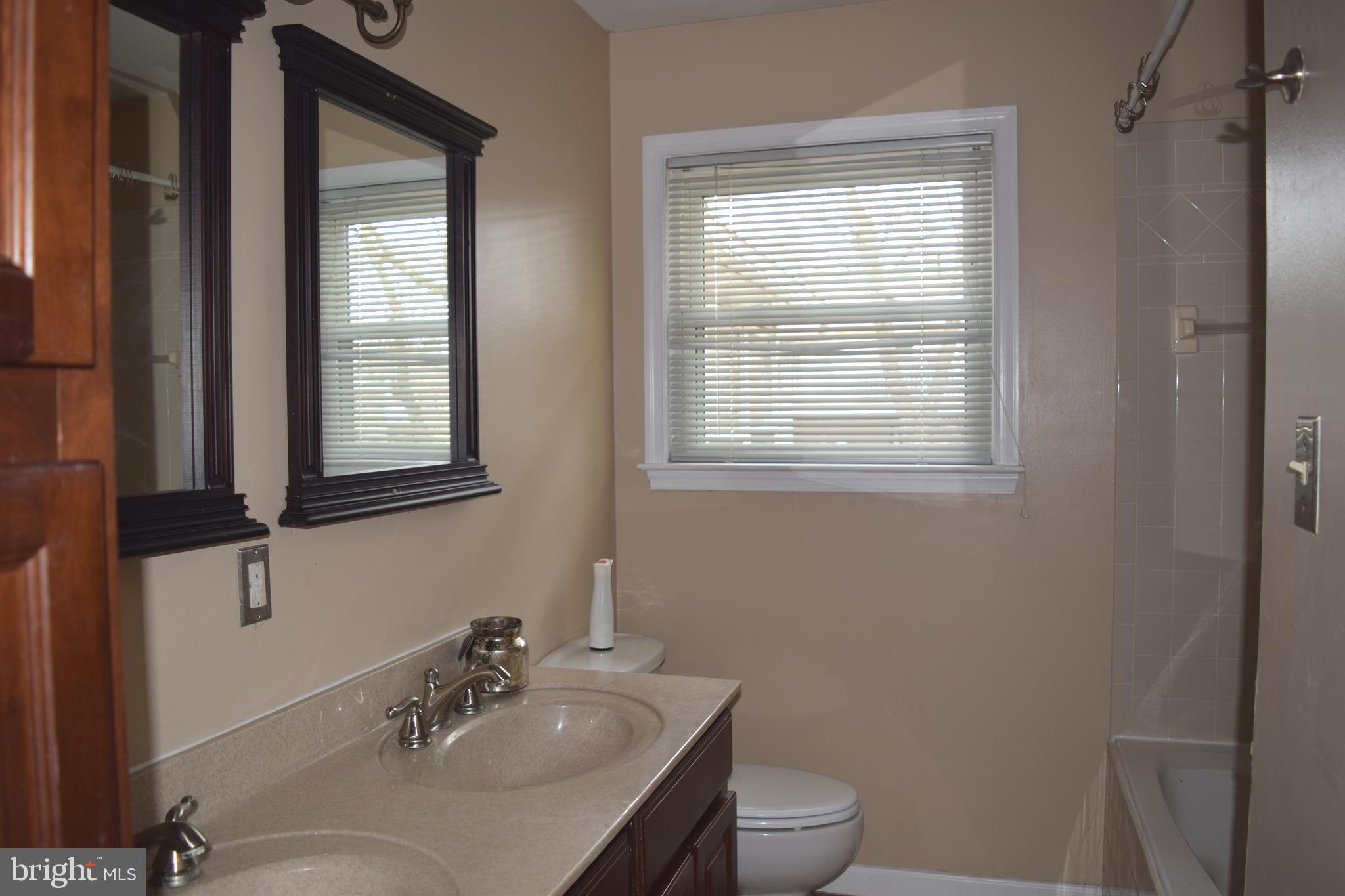 BOULEVARD PARK - Residential Lease