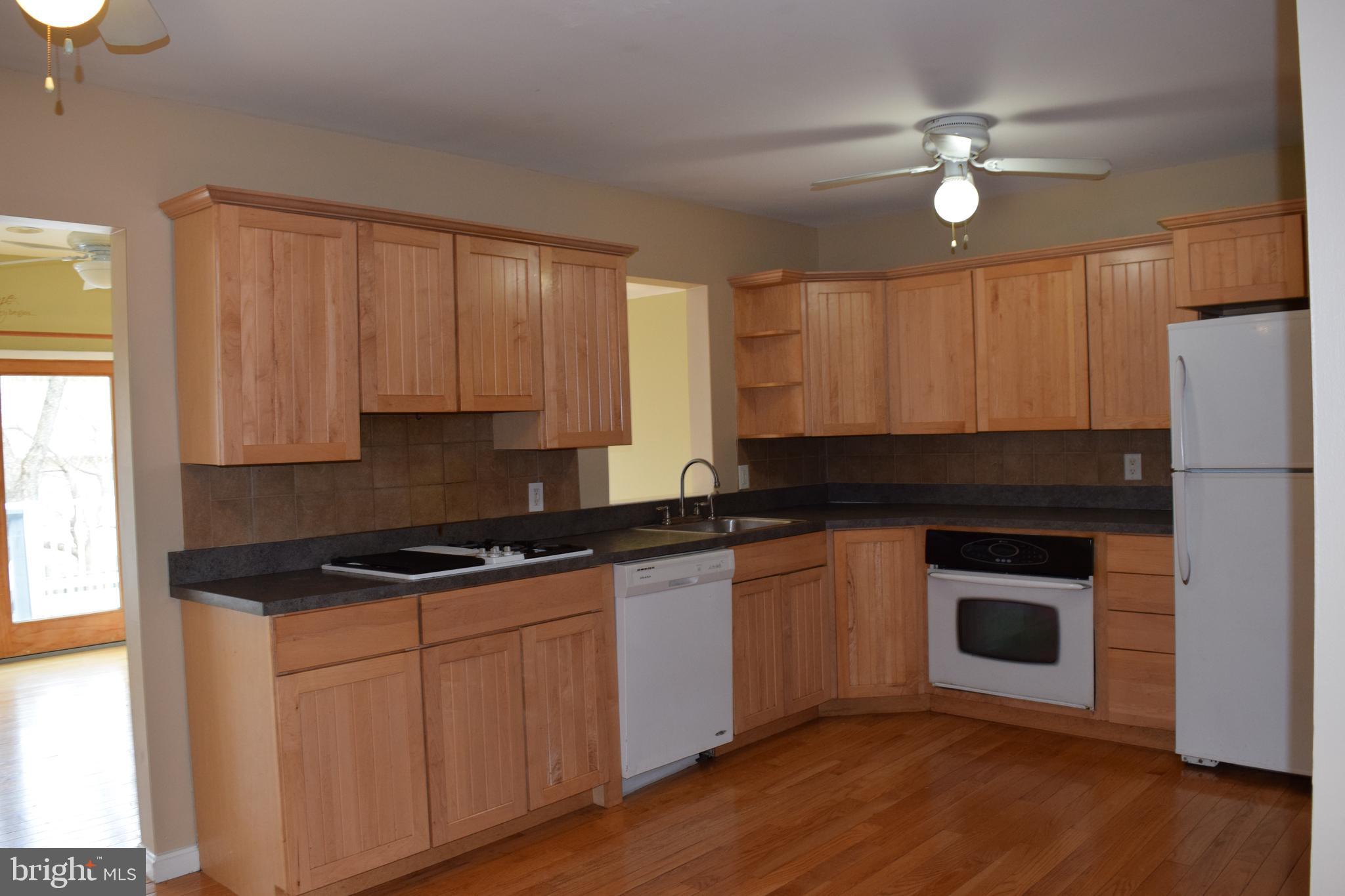 BOULEVARD PARK - Residential Lease