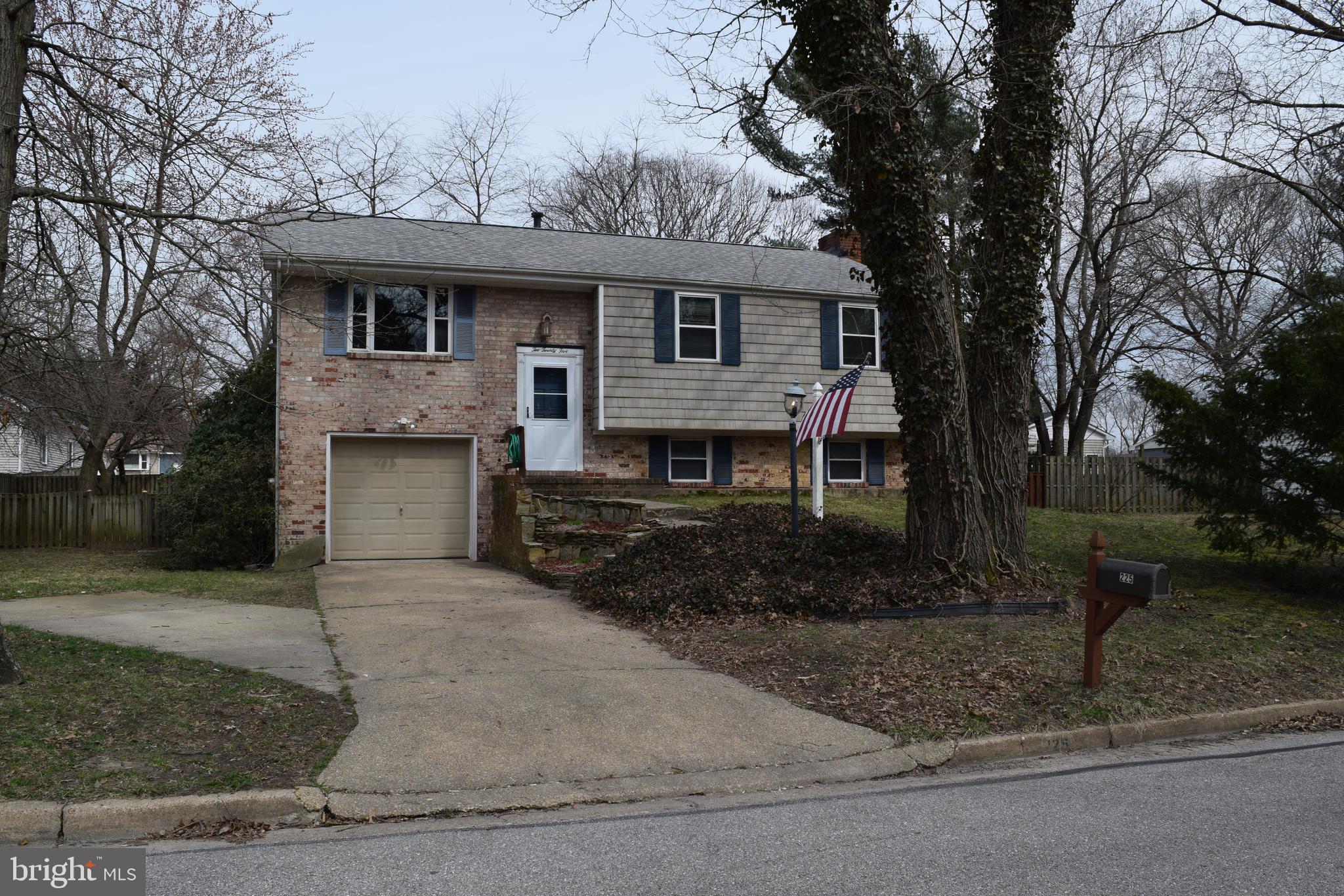 BOULEVARD PARK - Residential Lease