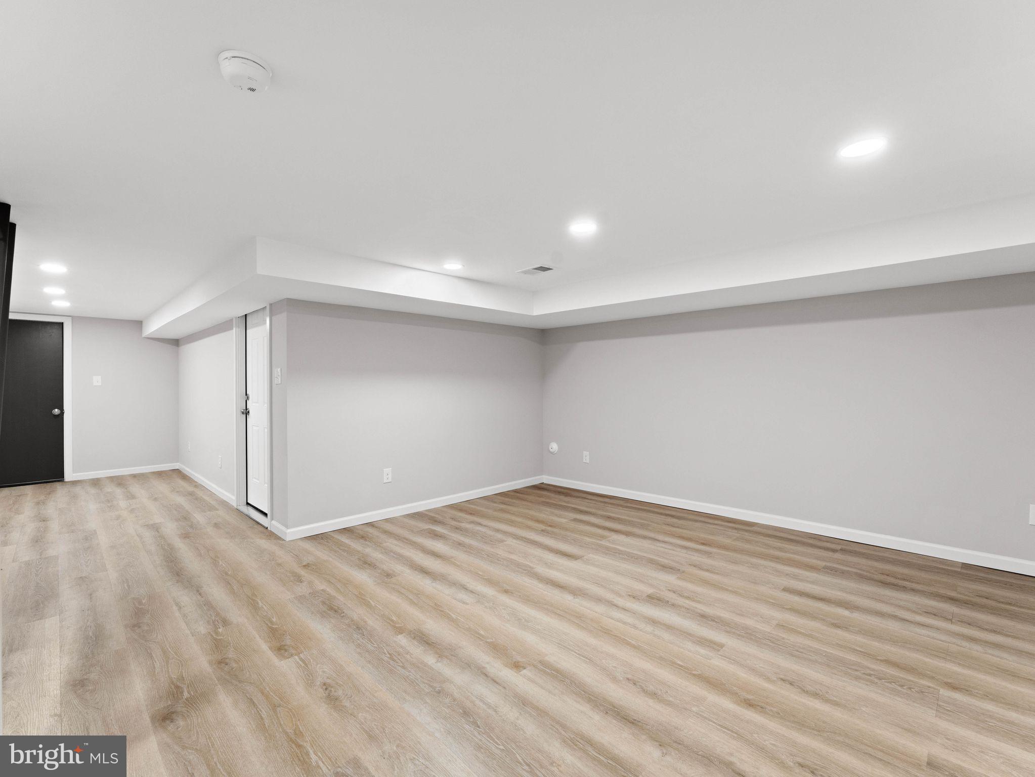 WEST OAK LANE - Residential