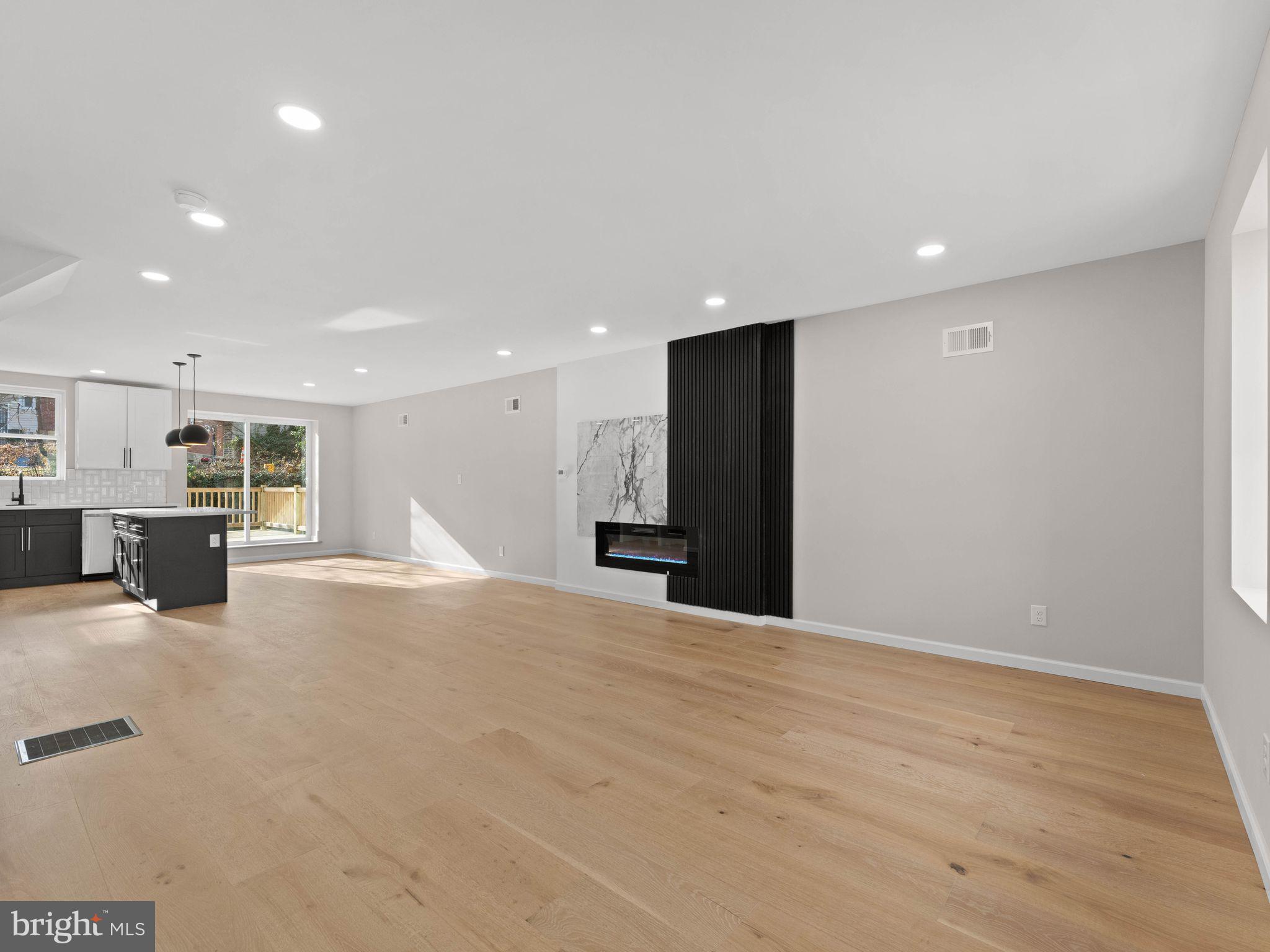 WEST OAK LANE - Residential