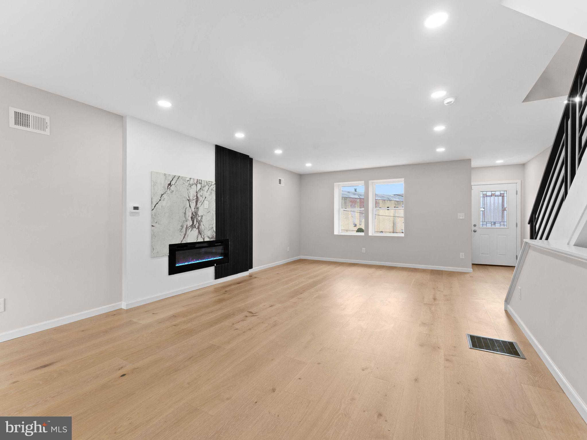 WEST OAK LANE - Residential