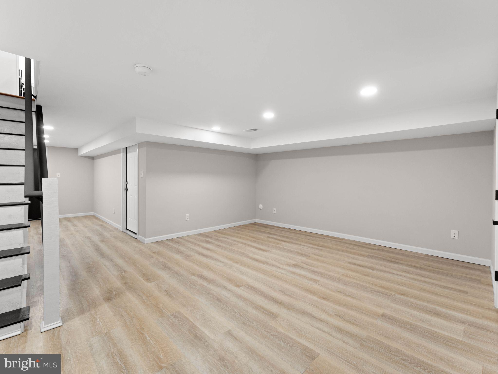 WEST OAK LANE - Residential