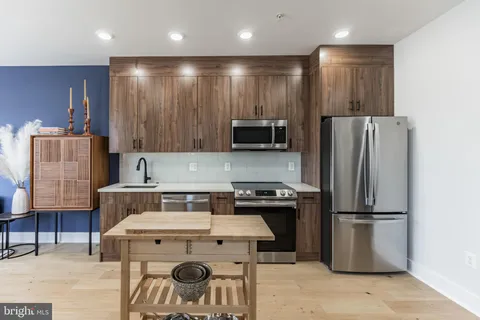 MLS: DCDC2185080