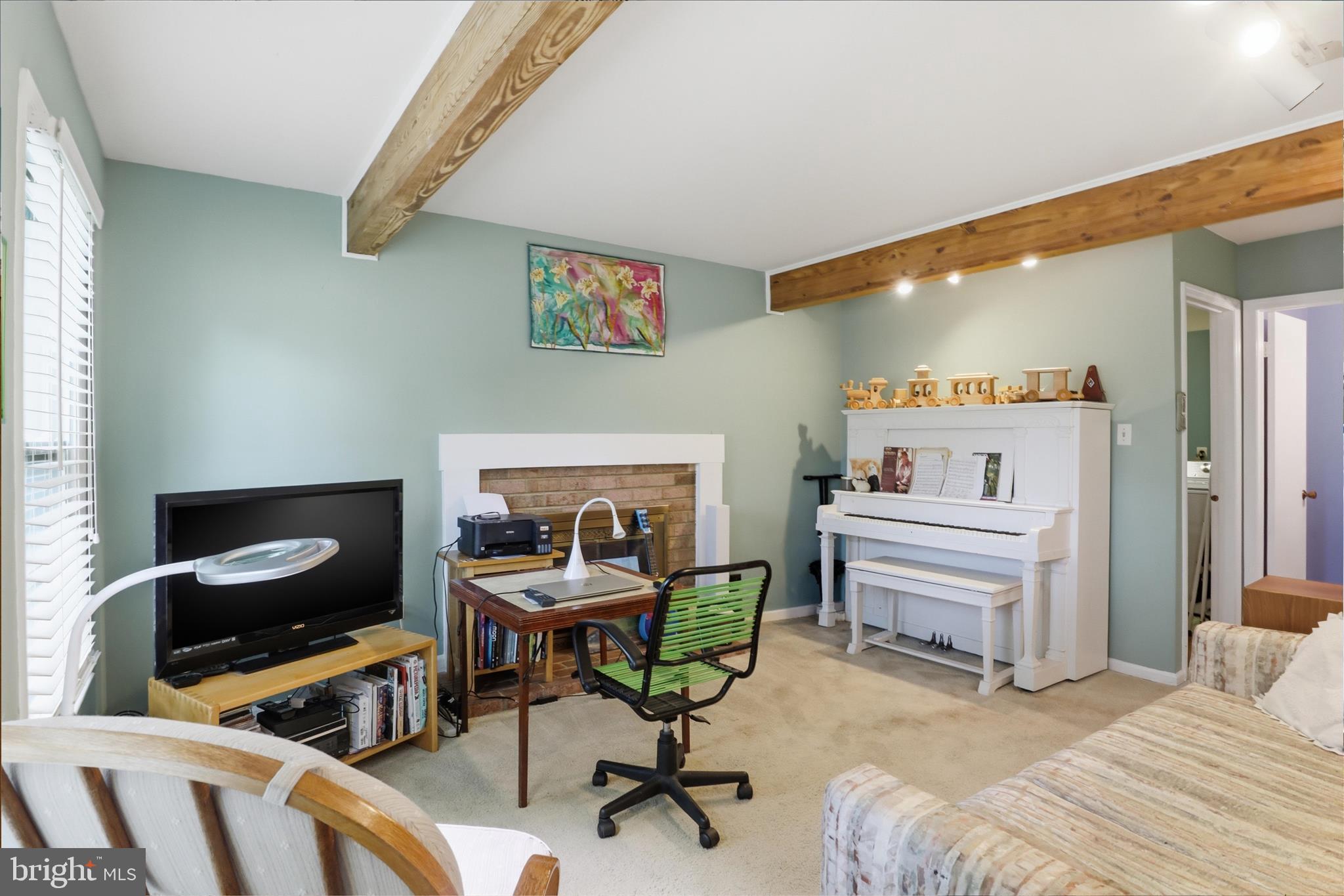 SIGNAL HILL - Residential
