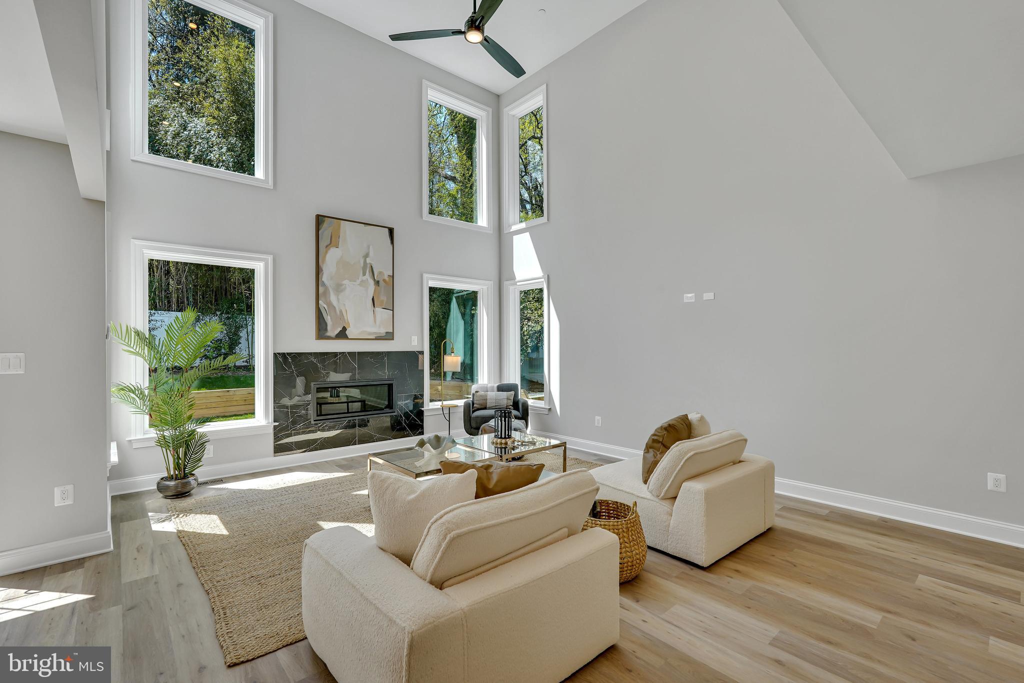 KENSINGTON - Residential