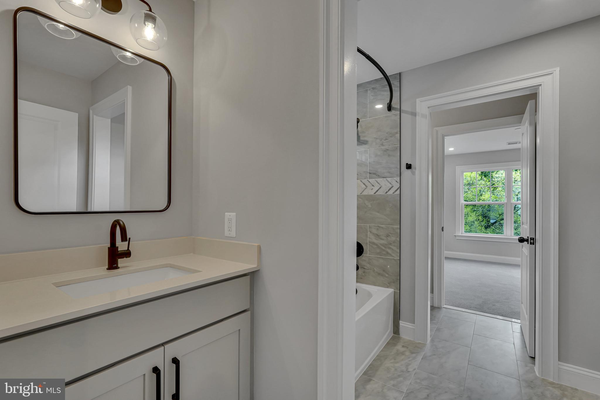 KENSINGTON - Residential