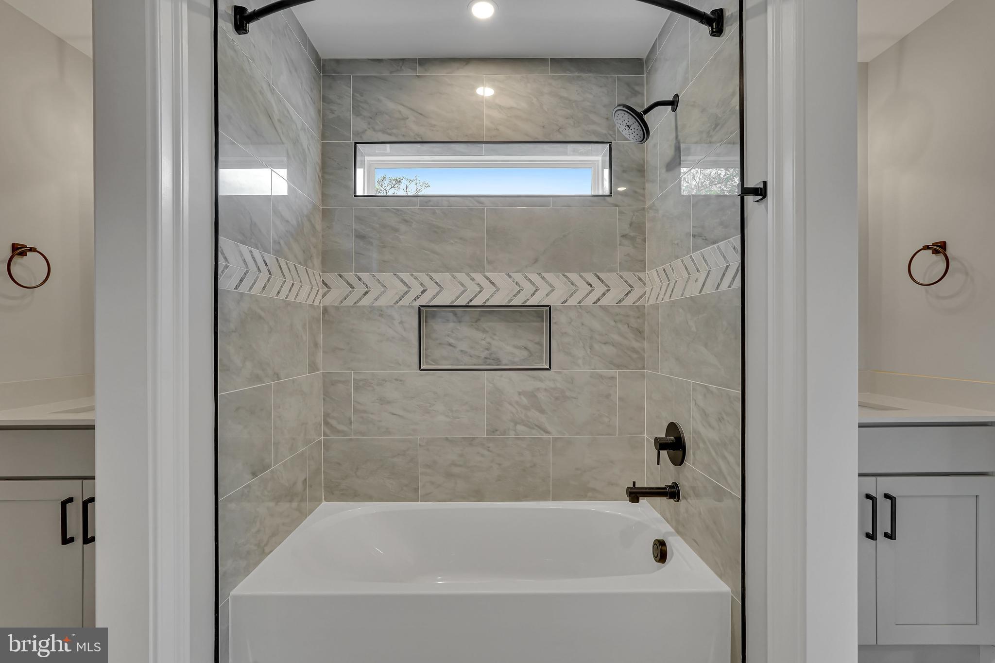 KENSINGTON - Residential