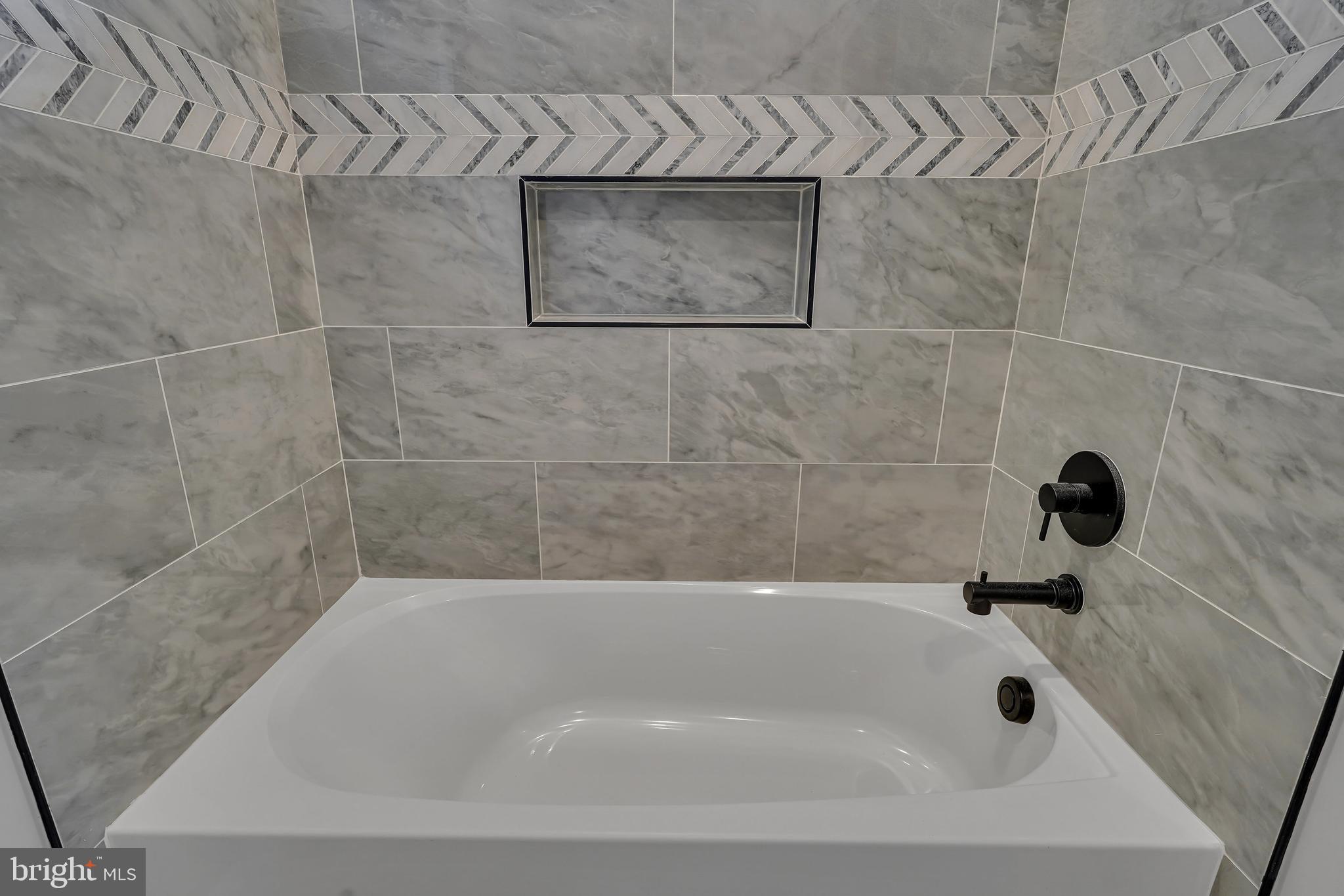 KENSINGTON - Residential