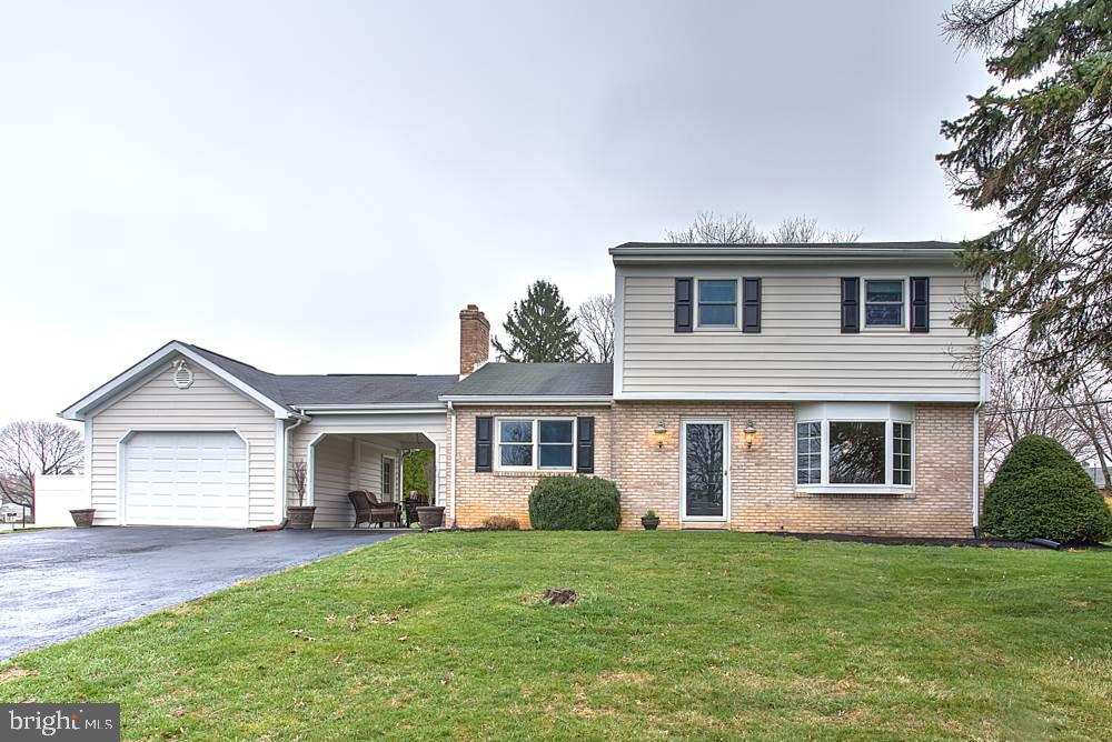Don?t miss this lovely 3 bedroom home in Mechanicsburg SD! Very open floor plan on the first floor and a spacious living area in the lower level. This home has been well maintained and is move-in ready! Great, spacious yard! Convenient to Rt. 15 and the PA Turnpike. Beautiful home and a joy to show!
