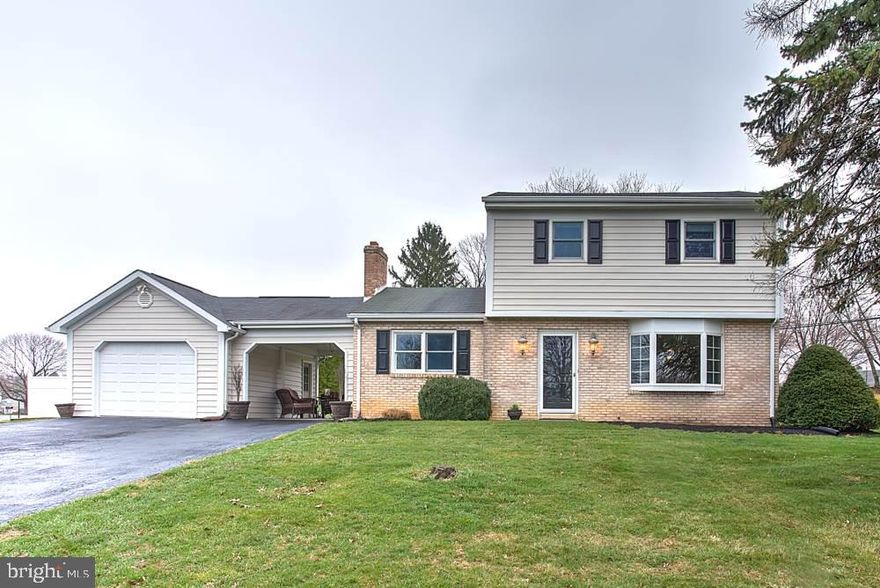 Don?t miss this lovely 3 bedroom home in Mechanicsburg SD! Very open floor plan on the first floor and a spacious living area in the lower level. This home has been well maintained and is move-in ready! Great, spacious yard! Convenient to Rt. 15 and the PA Turnpike. Beautiful home and a joy to show!