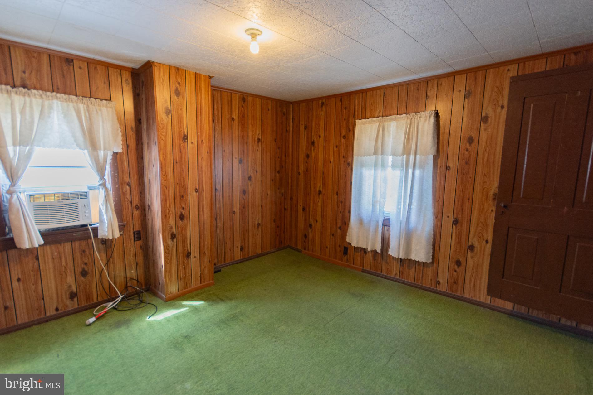 HISTORIC CHARLES TOWN - Residential