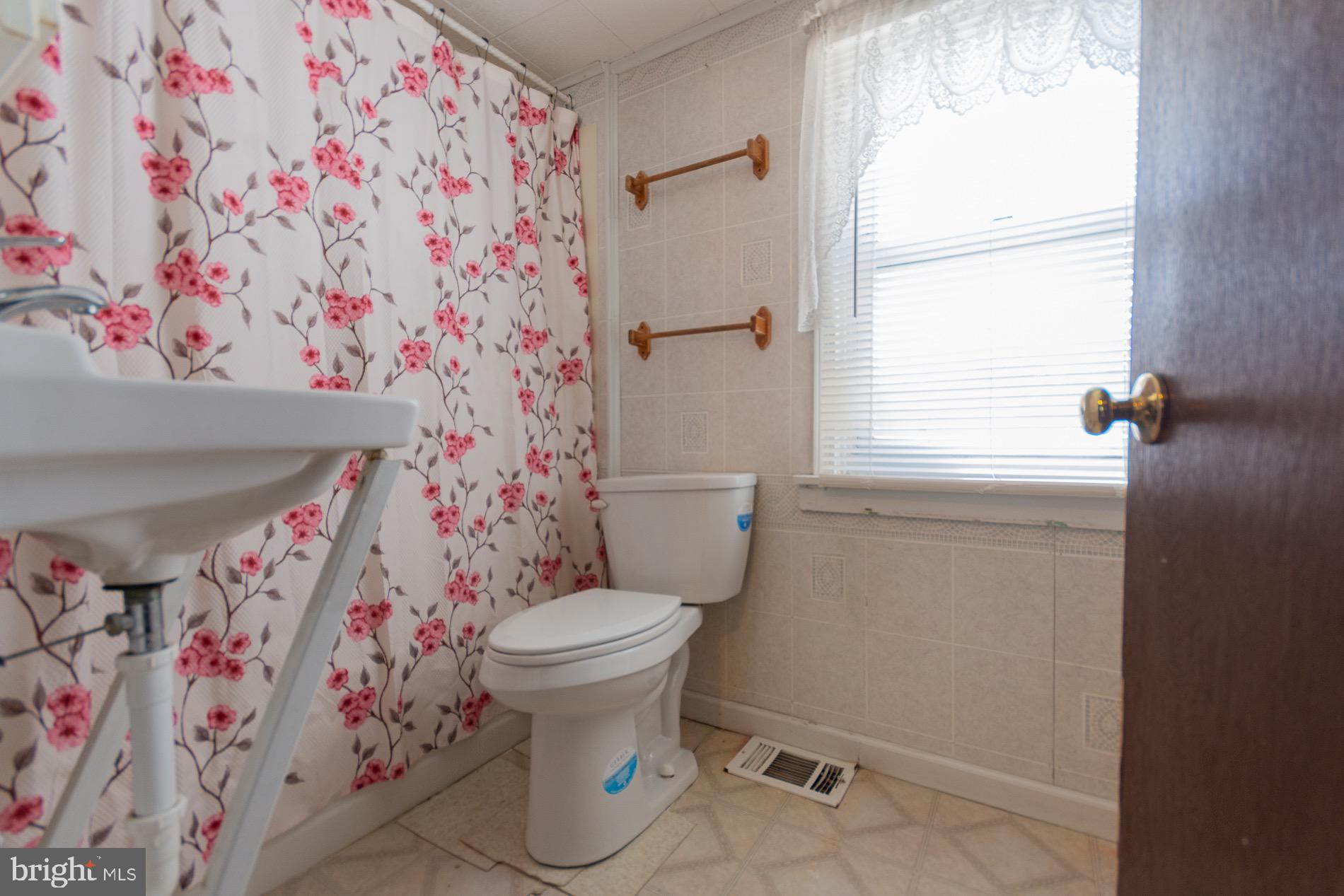 HISTORIC CHARLES TOWN - Residential