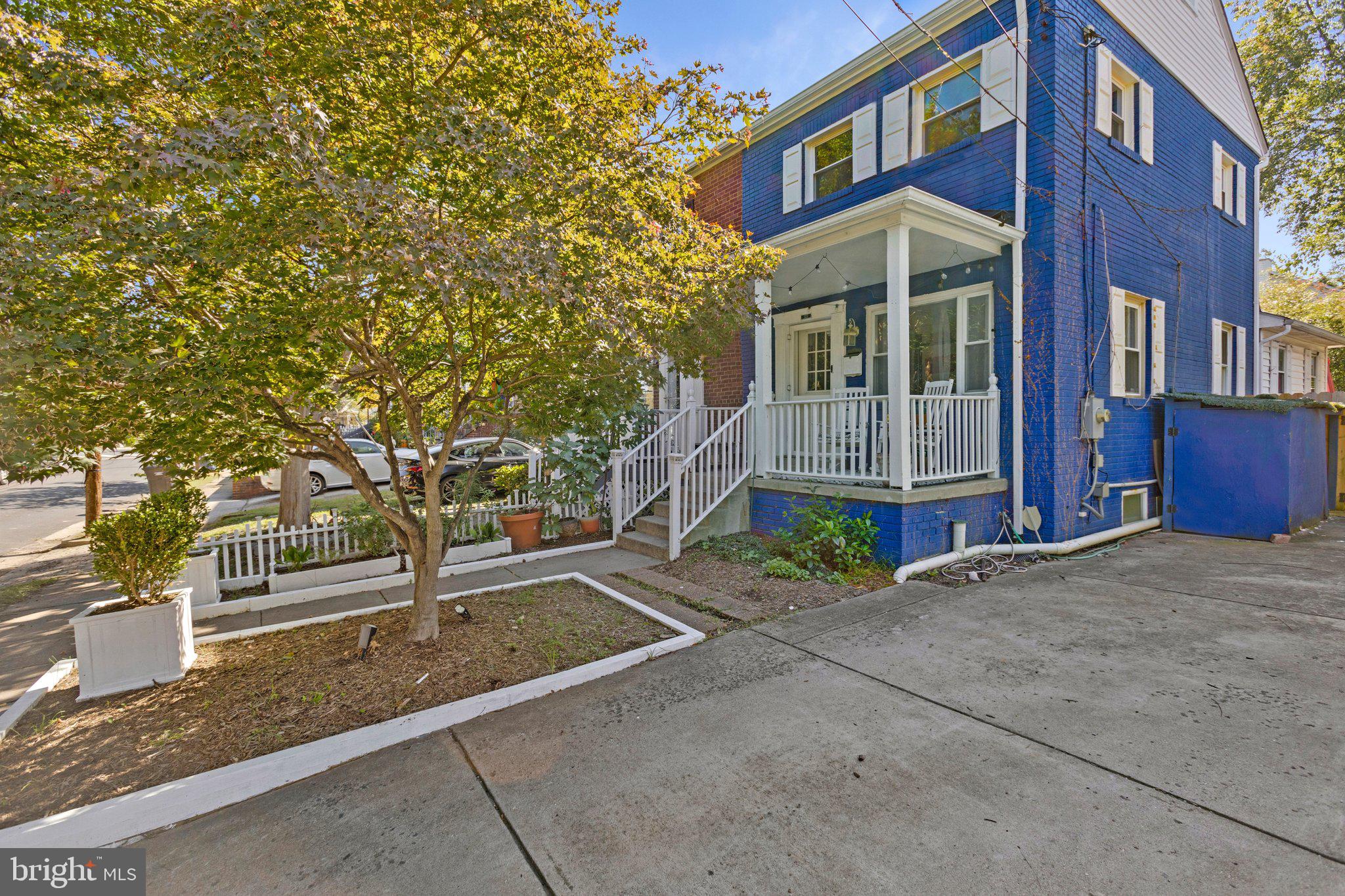 327 ASHBY STREET