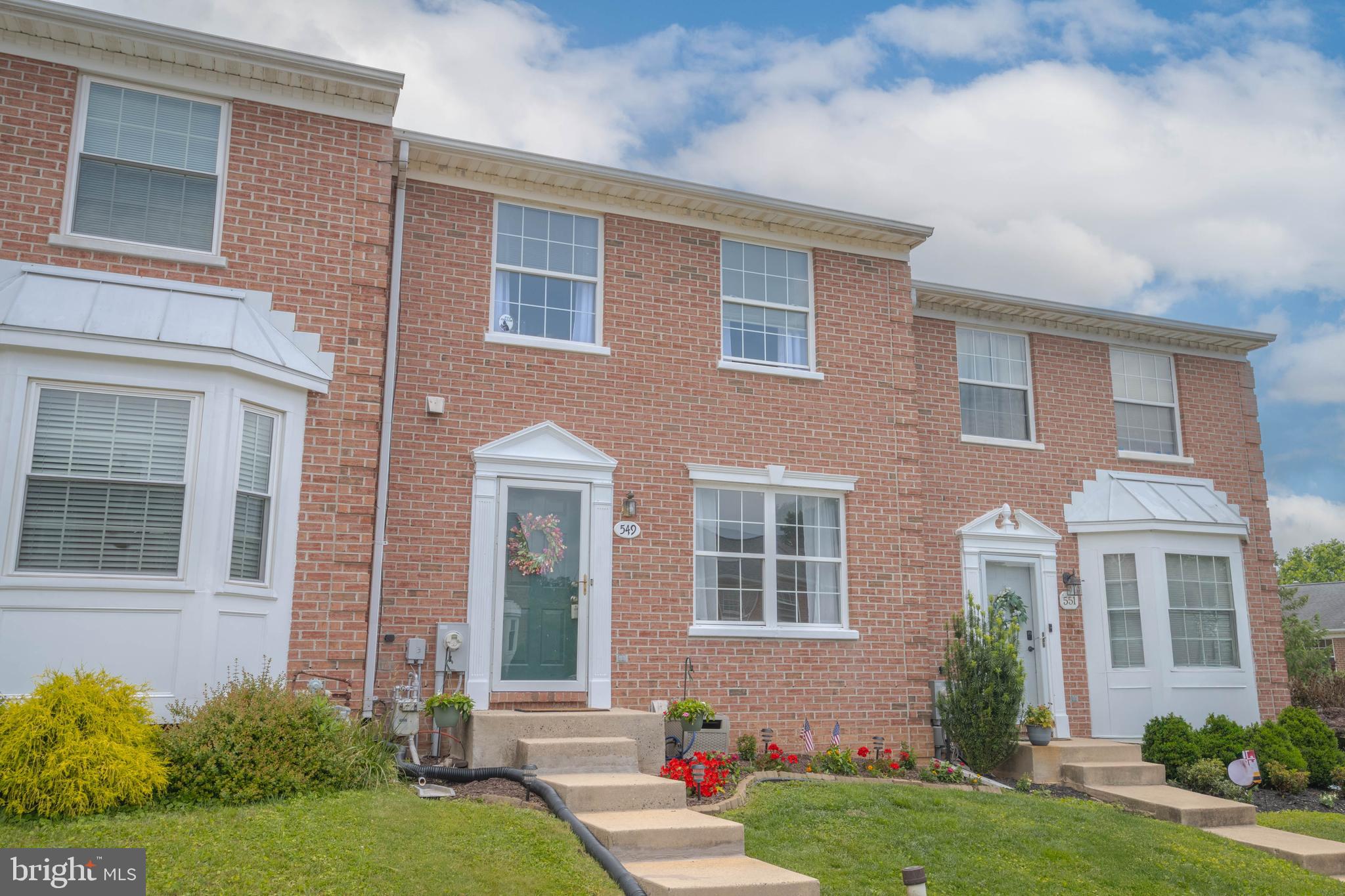 549 DOEFIELD COURT