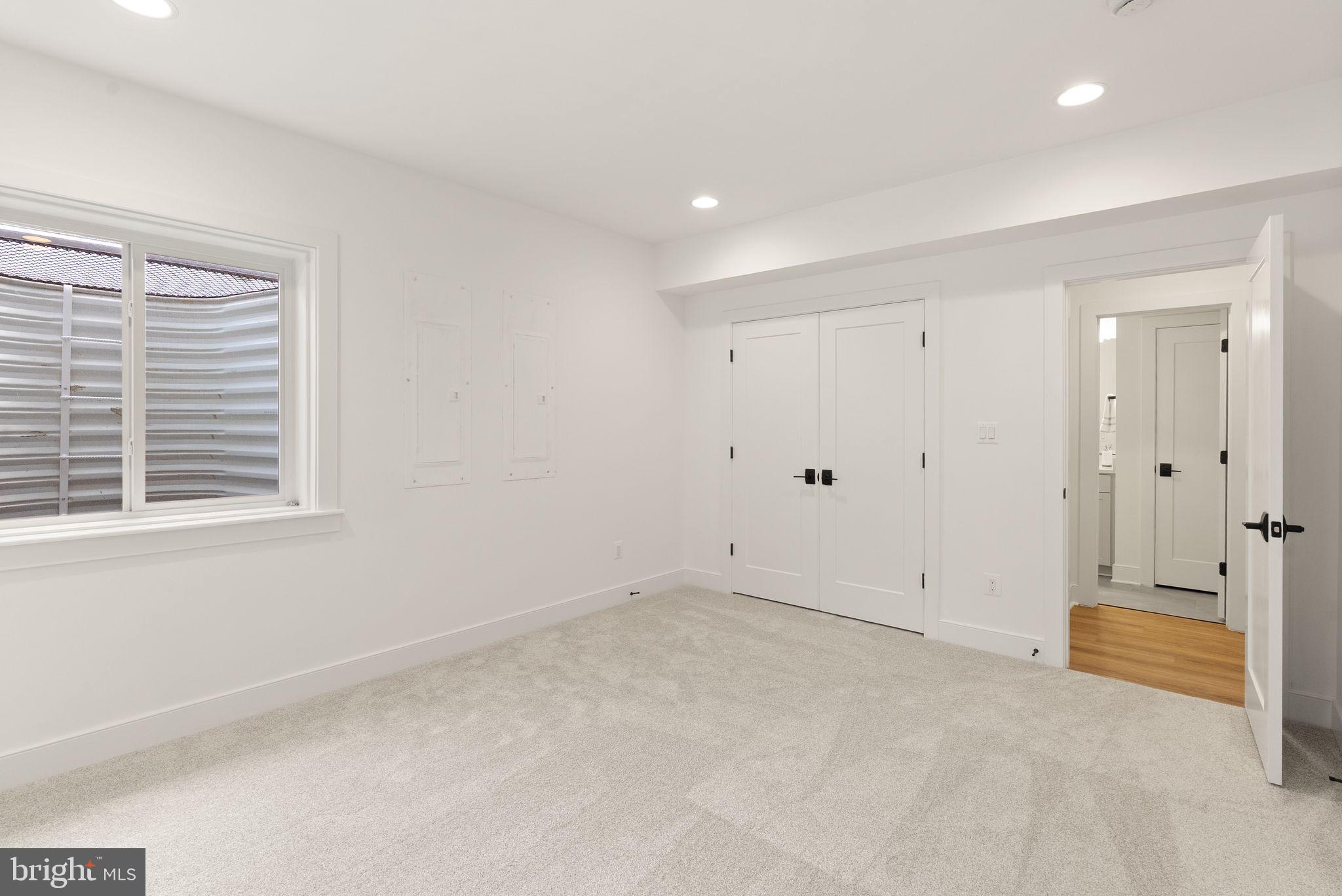 BETHESDA OUTSIDE - Residential