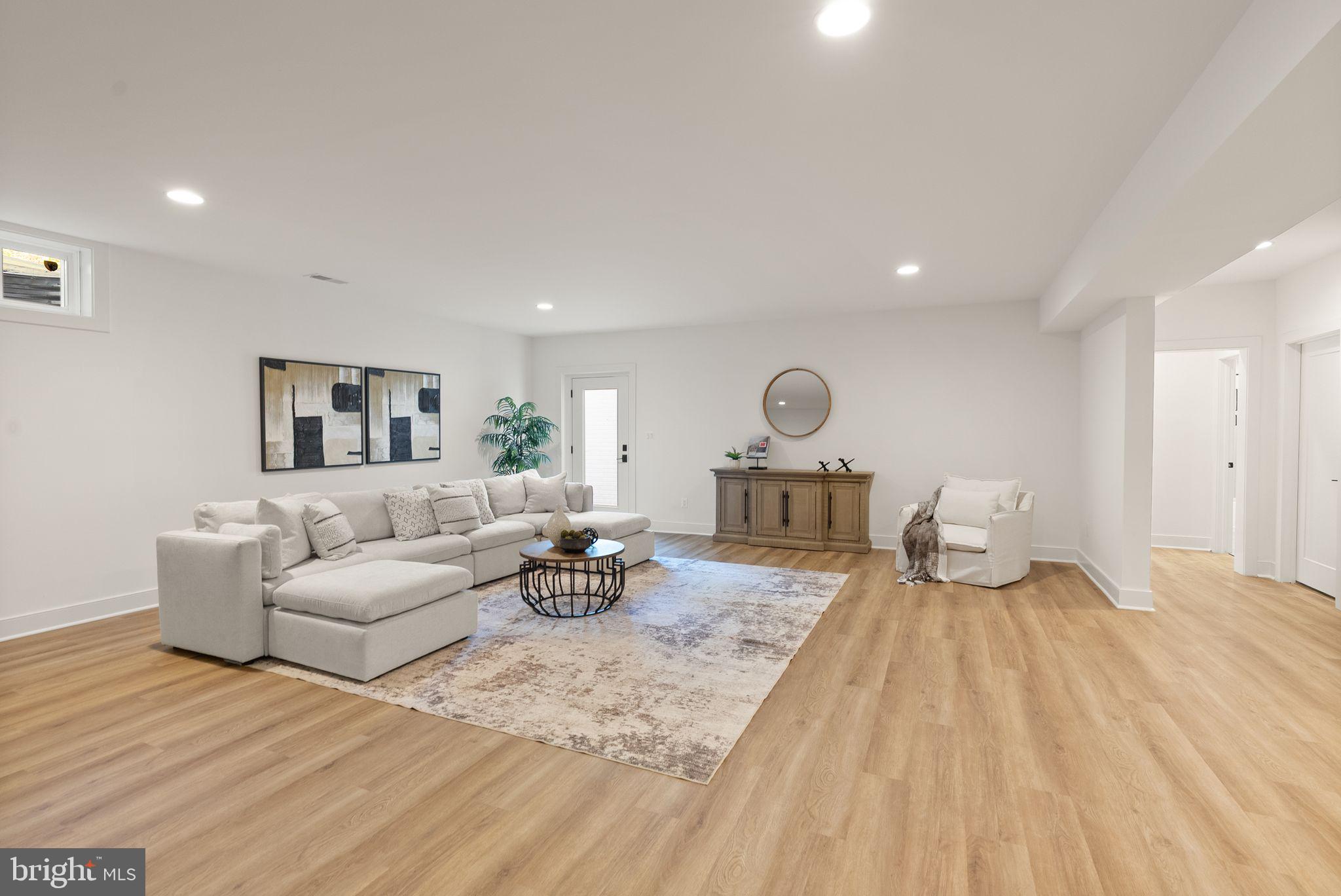 BETHESDA OUTSIDE - Residential