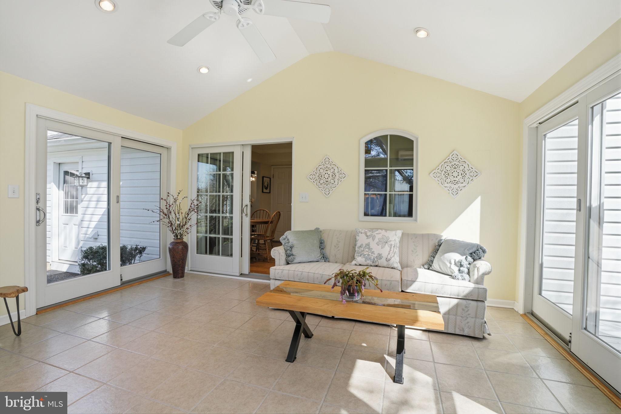 OXFORD GLEN - Residential