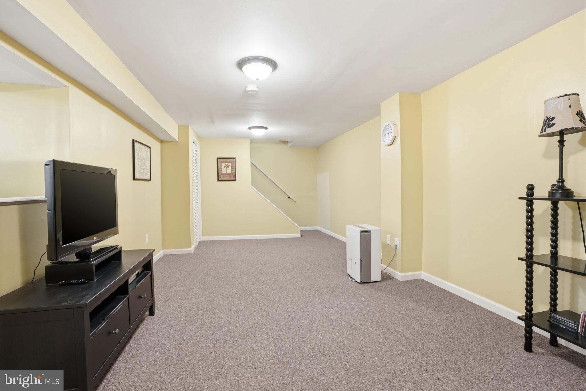 OXFORD GLEN - Residential