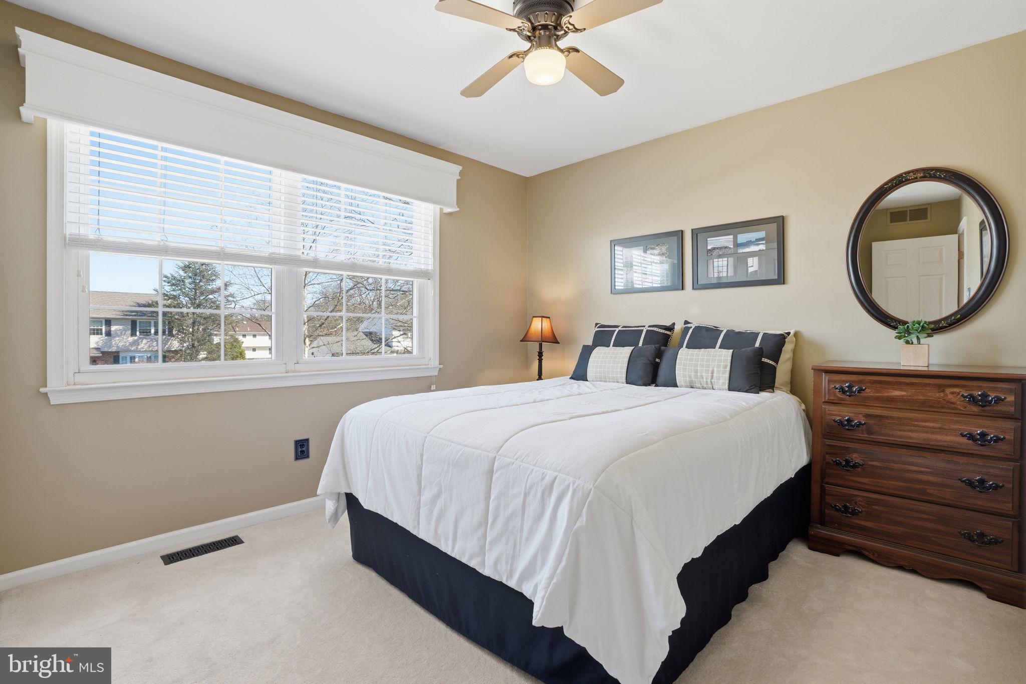 OXFORD GLEN - Residential