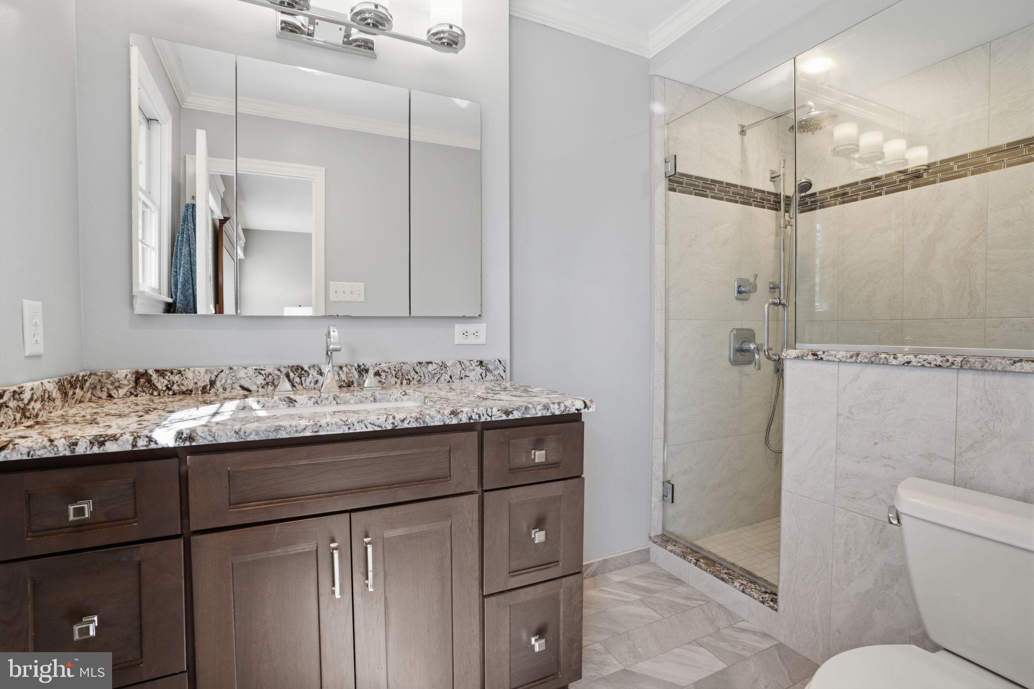 OXFORD GLEN - Residential