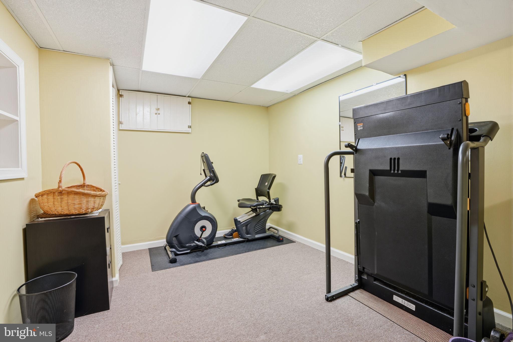 OXFORD GLEN - Residential