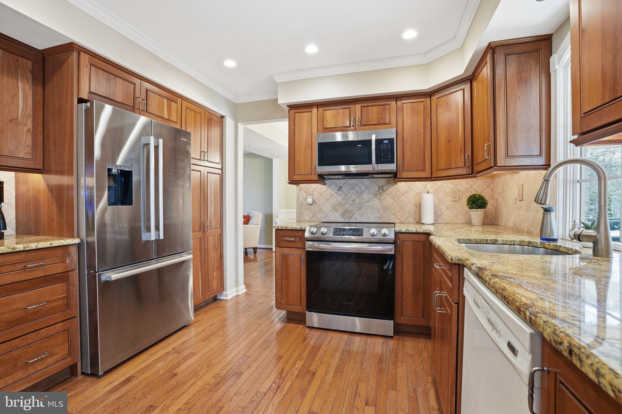 OXFORD GLEN - Residential