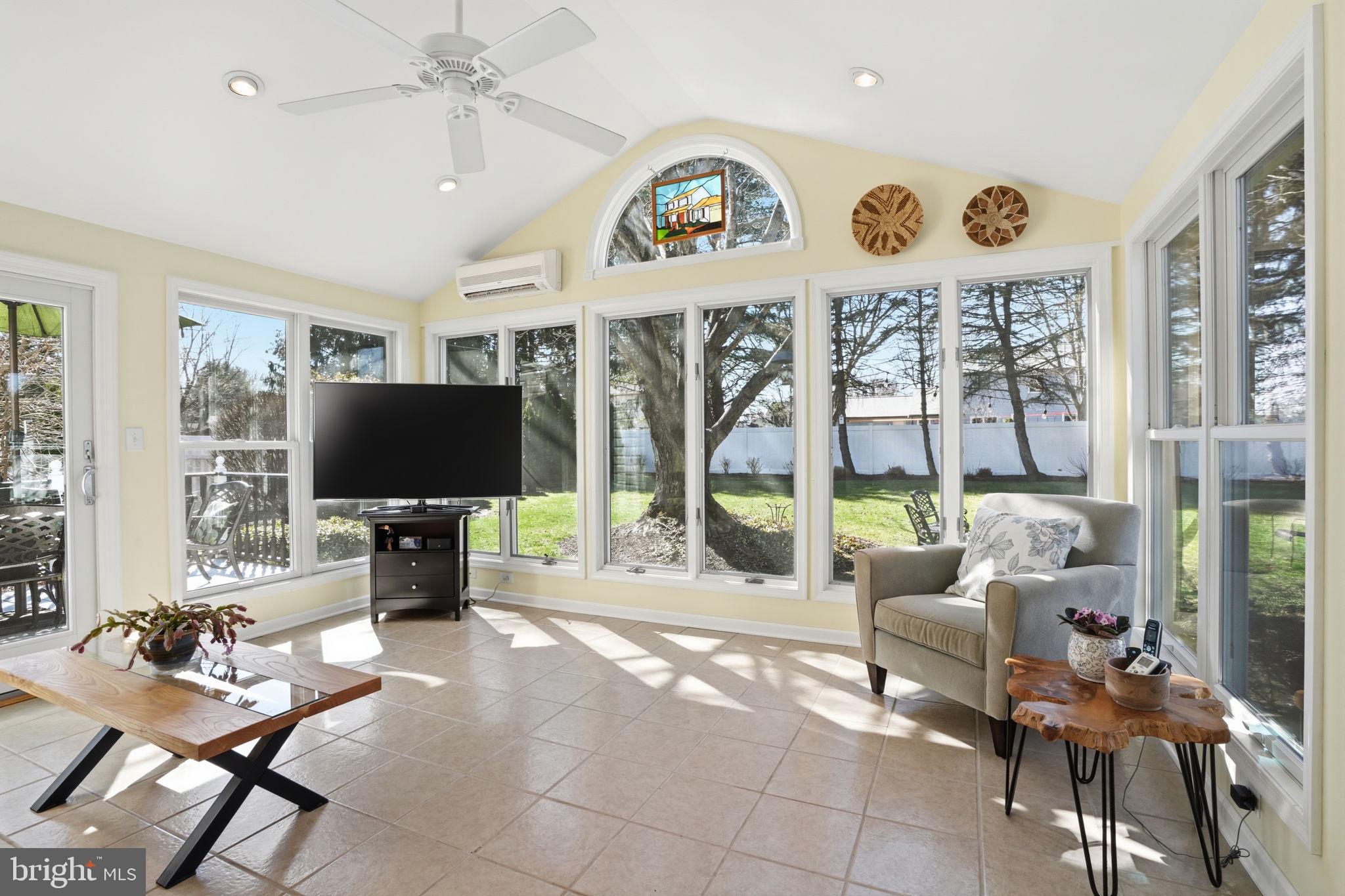 OXFORD GLEN - Residential