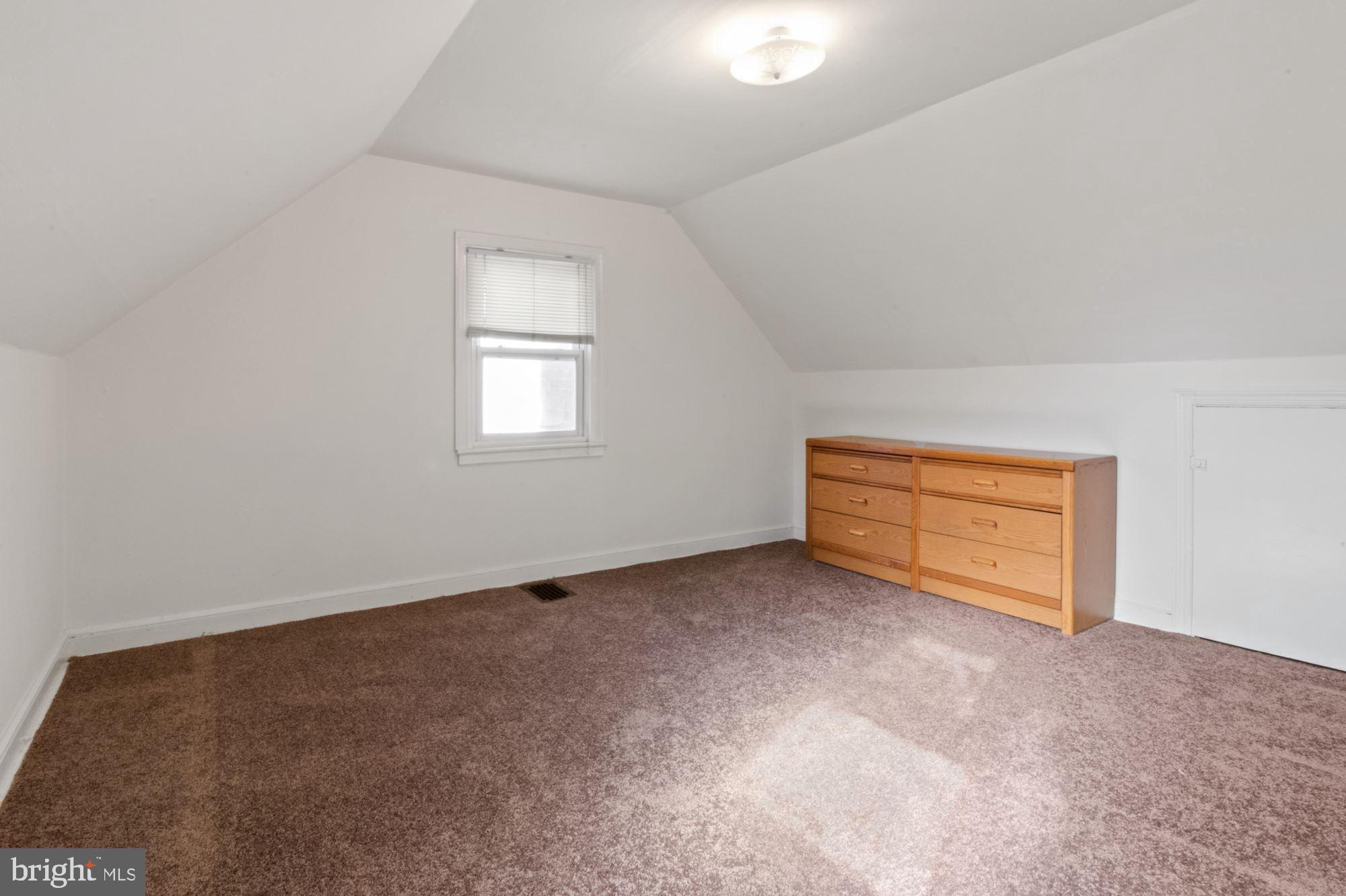 HOLLYWOOD ON THE HILL - Residential Lease