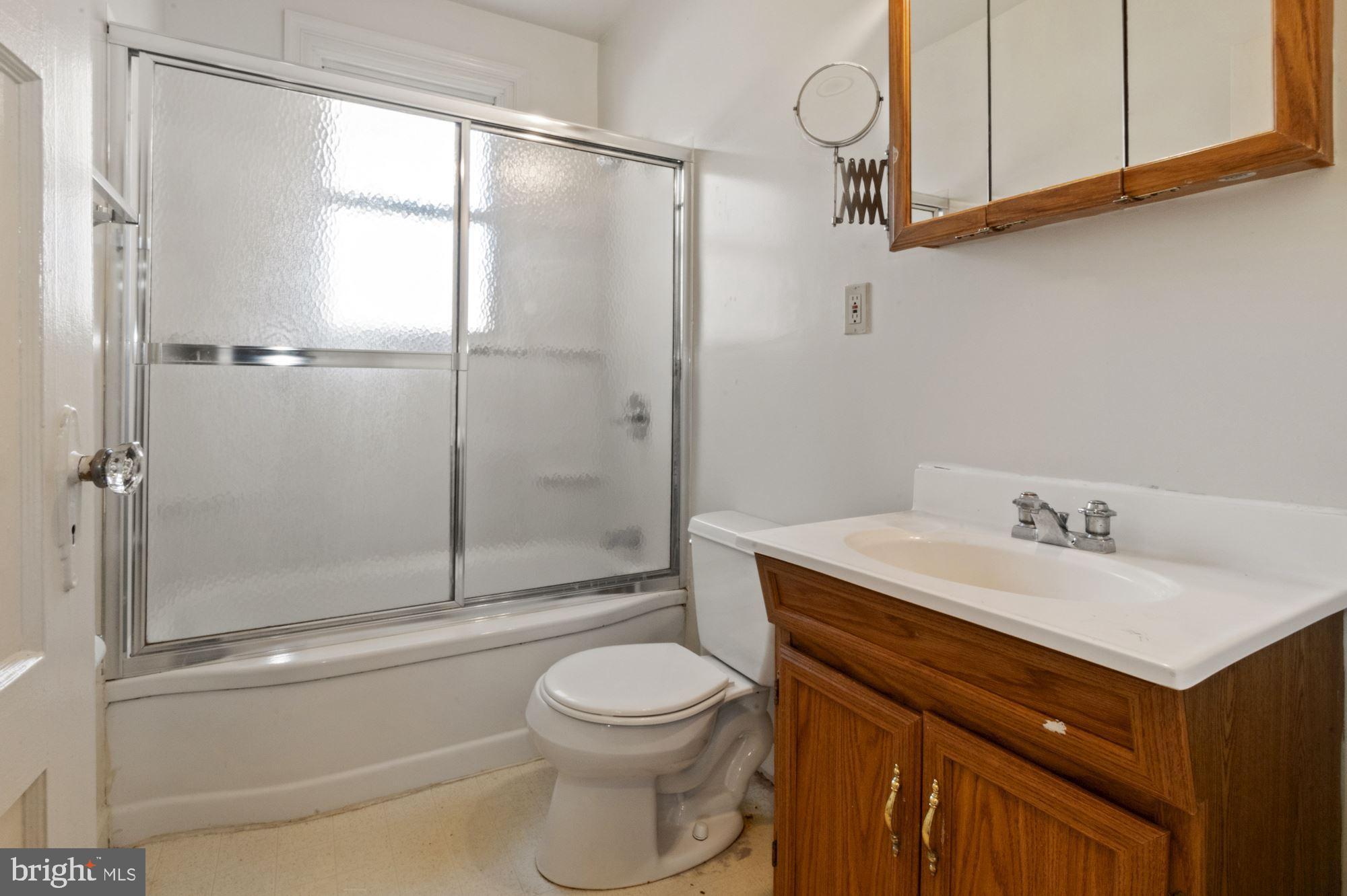 HOLLYWOOD ON THE HILL - Residential Lease