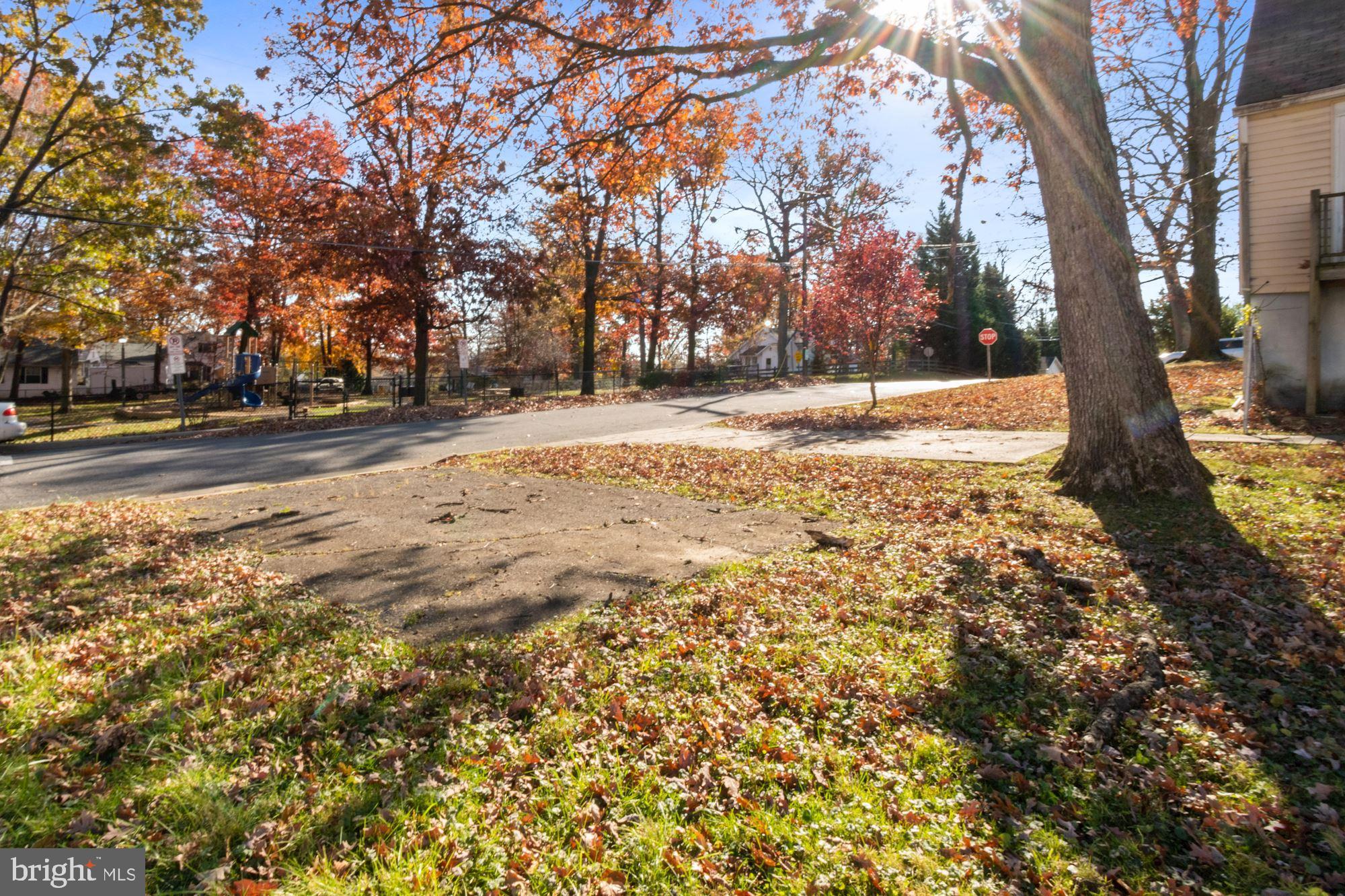 HOLLYWOOD ON THE HILL - Residential Lease