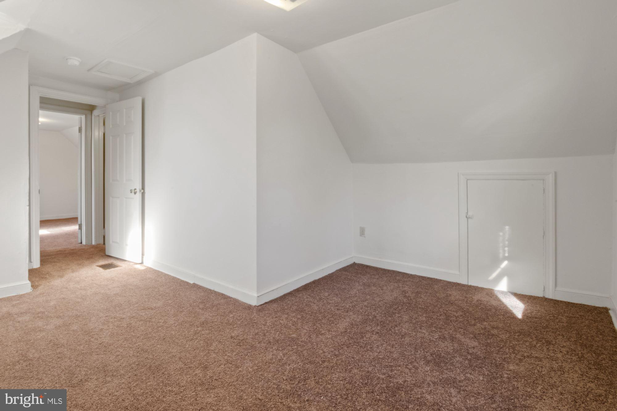 HOLLYWOOD ON THE HILL - Residential Lease