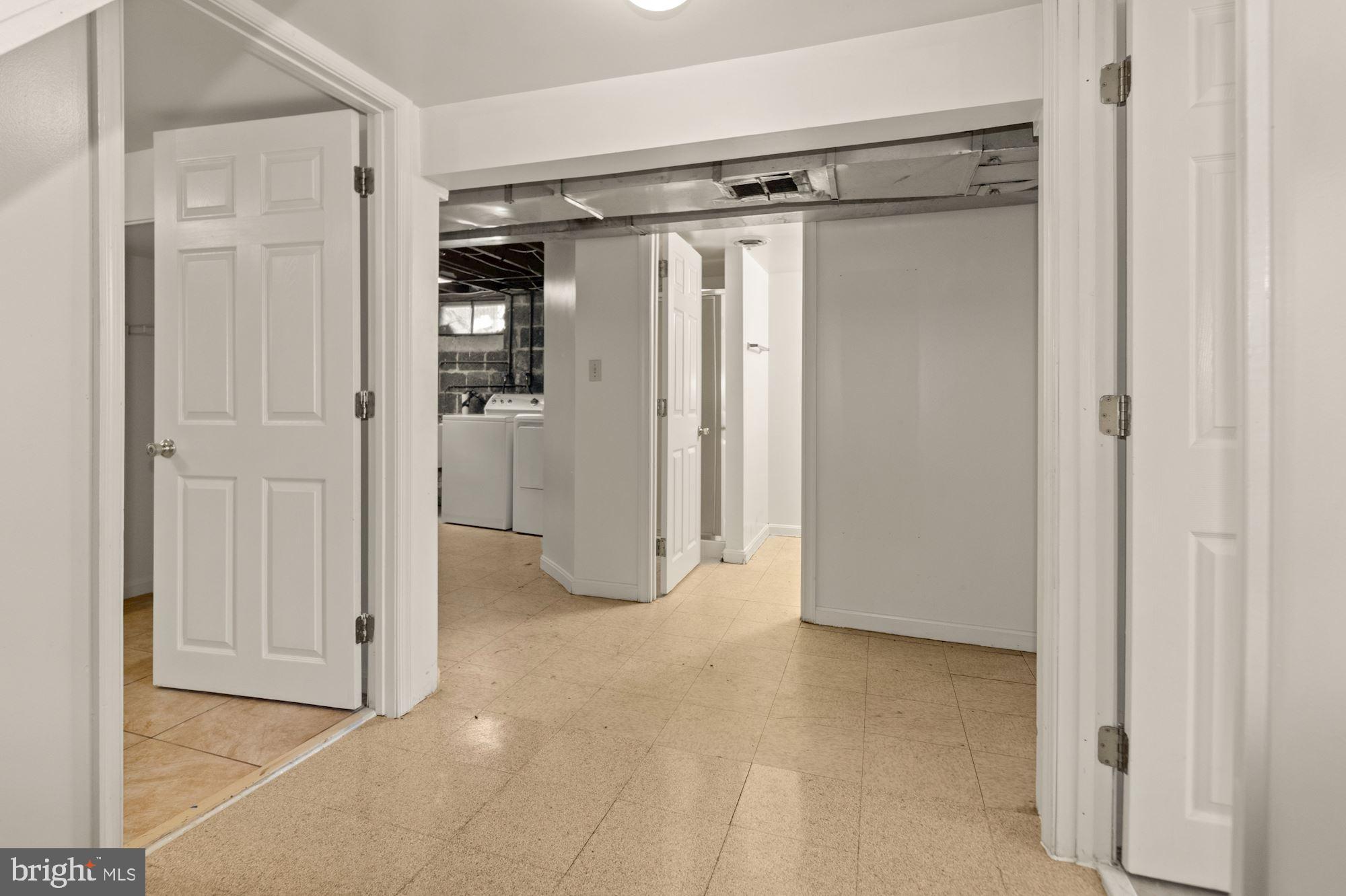 HOLLYWOOD ON THE HILL - Residential Lease