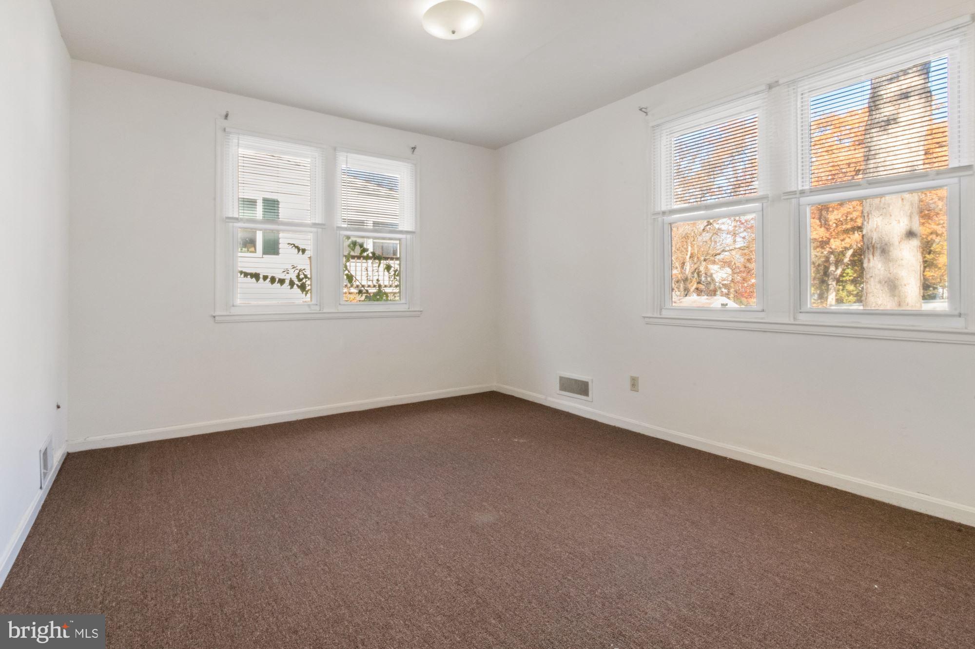 HOLLYWOOD ON THE HILL - Residential Lease