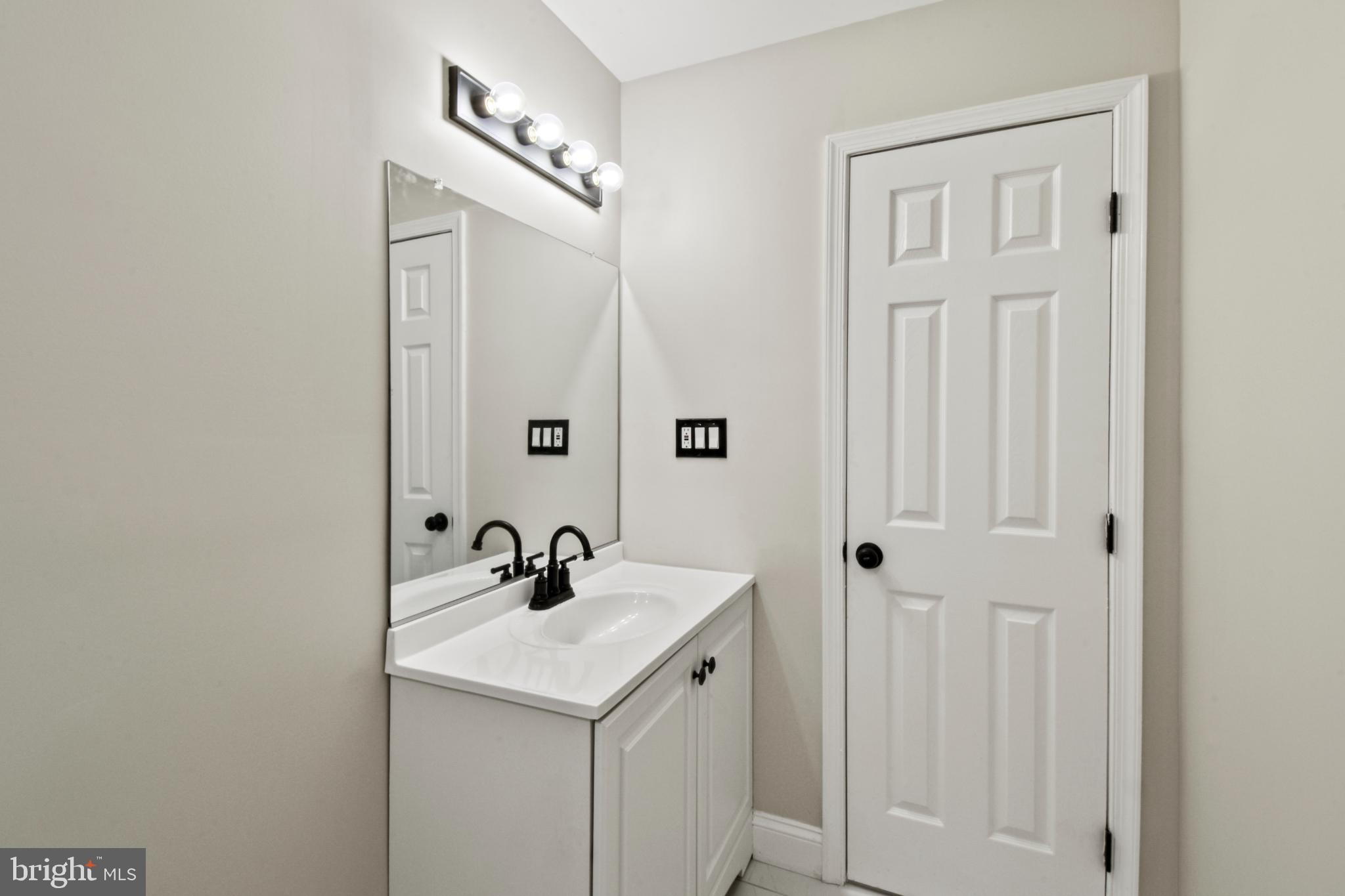 STONEWALL - Residential