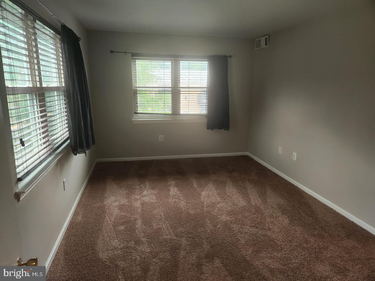 MAYFLOWER SQUARE - Residential