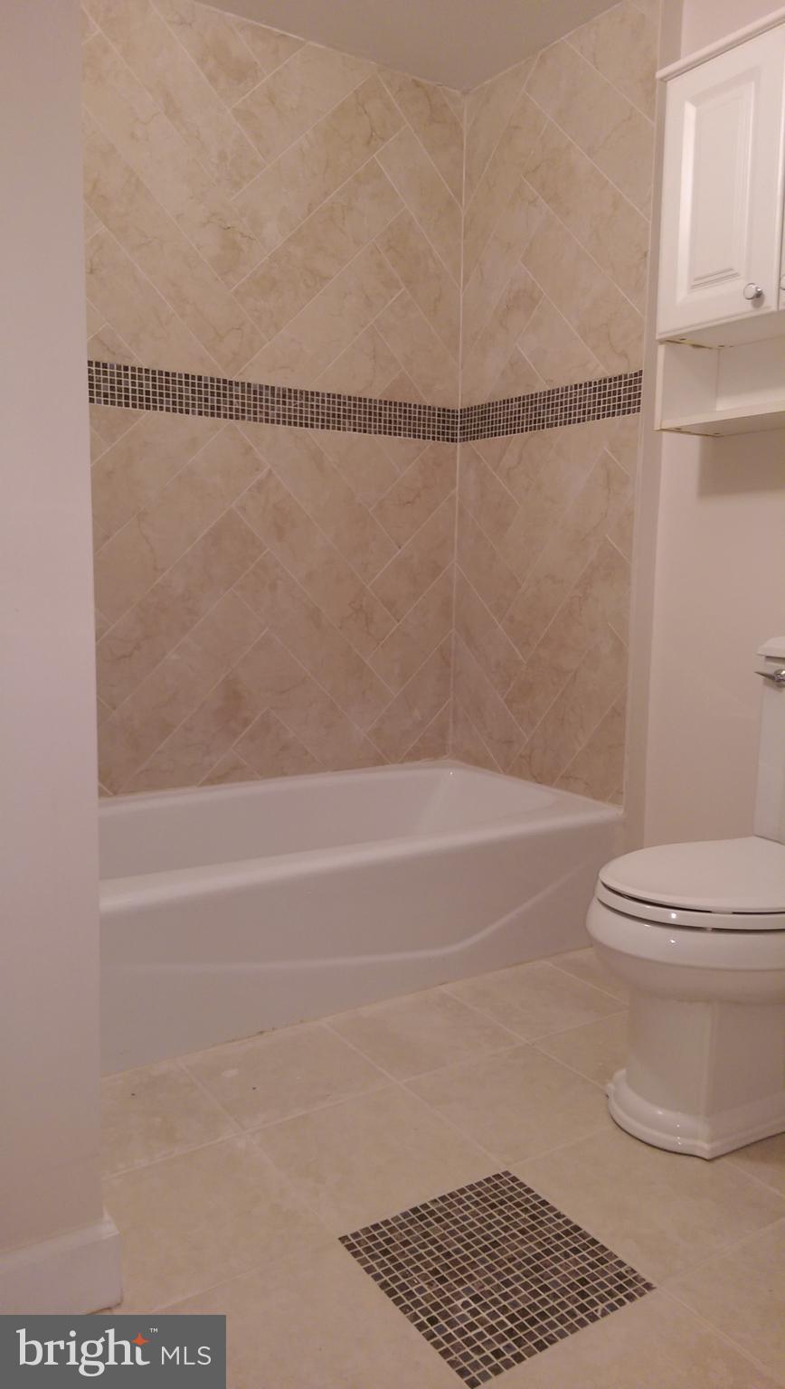 FAIRMOUNT - Residential Lease