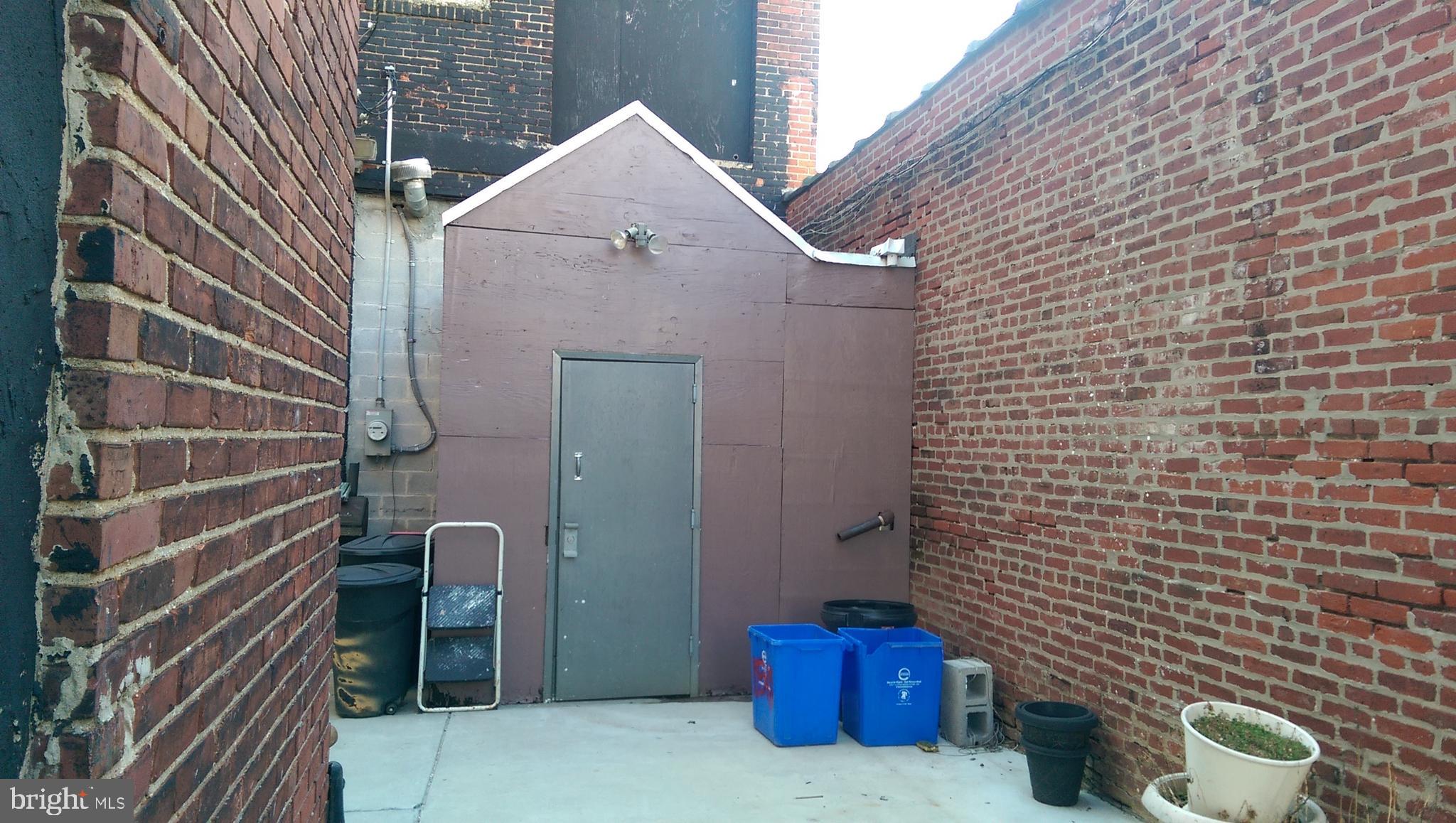 FAIRMOUNT - Residential Lease