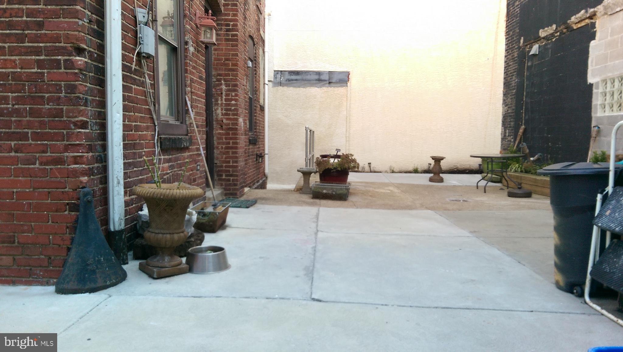 FAIRMOUNT - Residential Lease